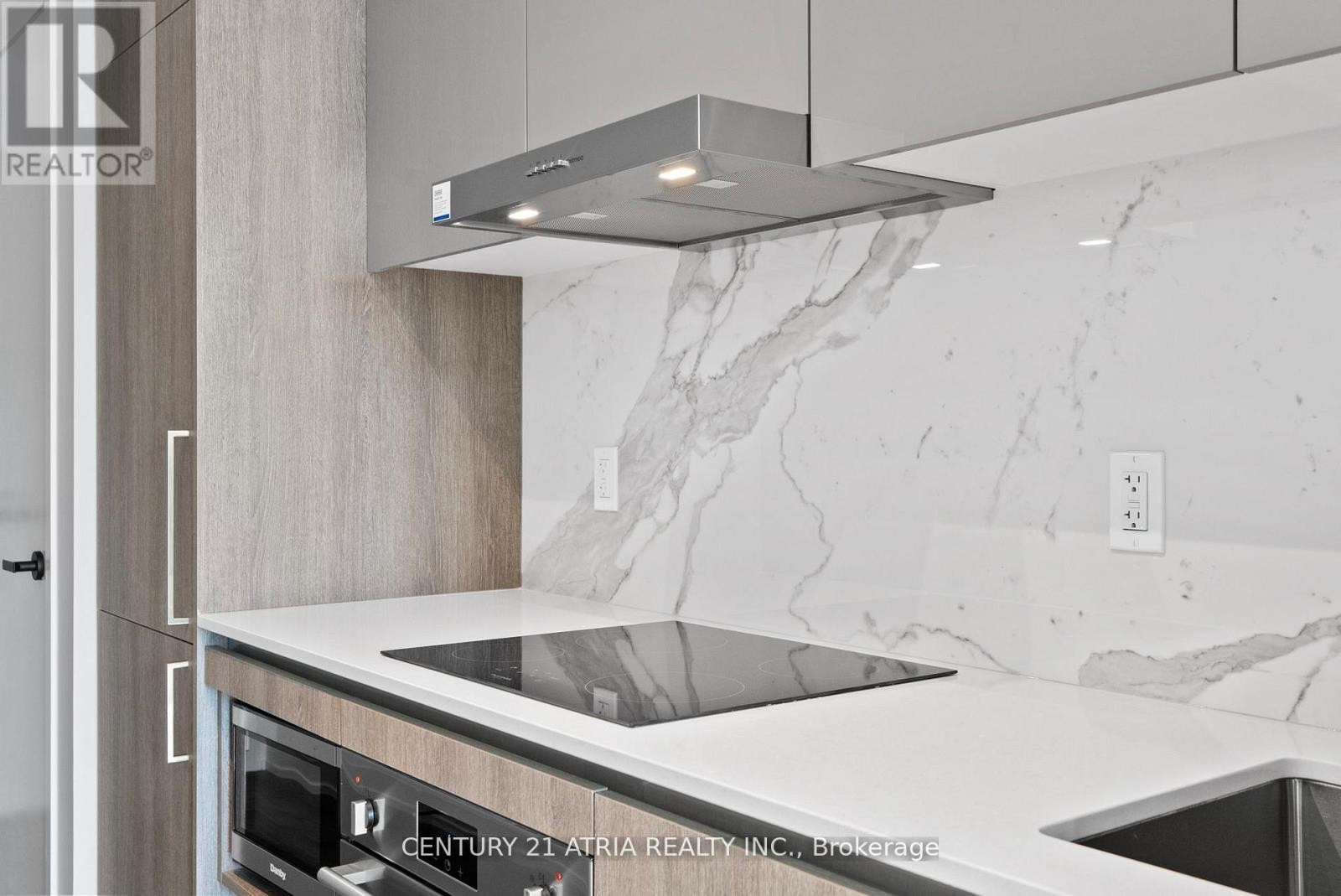 












4702 - 195 COMMERCE STREET

,
Vaughan (Vaughan Corporate Centre),




Ontario
L4K0P9

