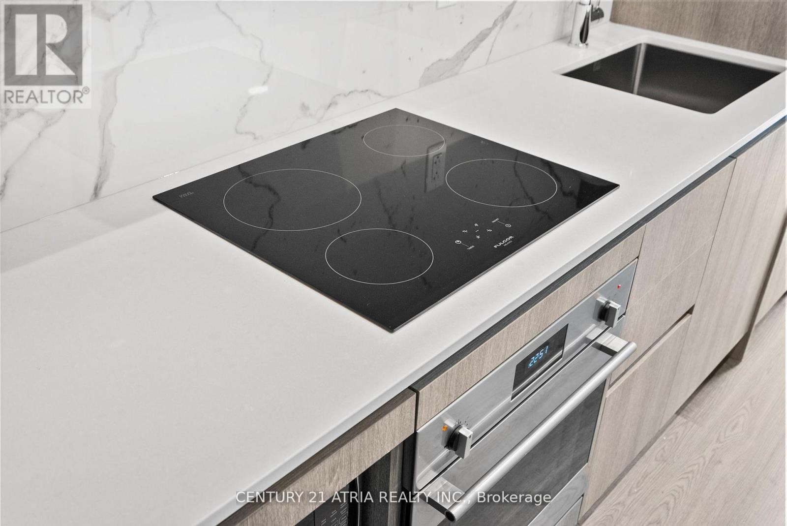 












4702 - 195 COMMERCE STREET

,
Vaughan (Vaughan Corporate Centre),




Ontario
L4K0P9

