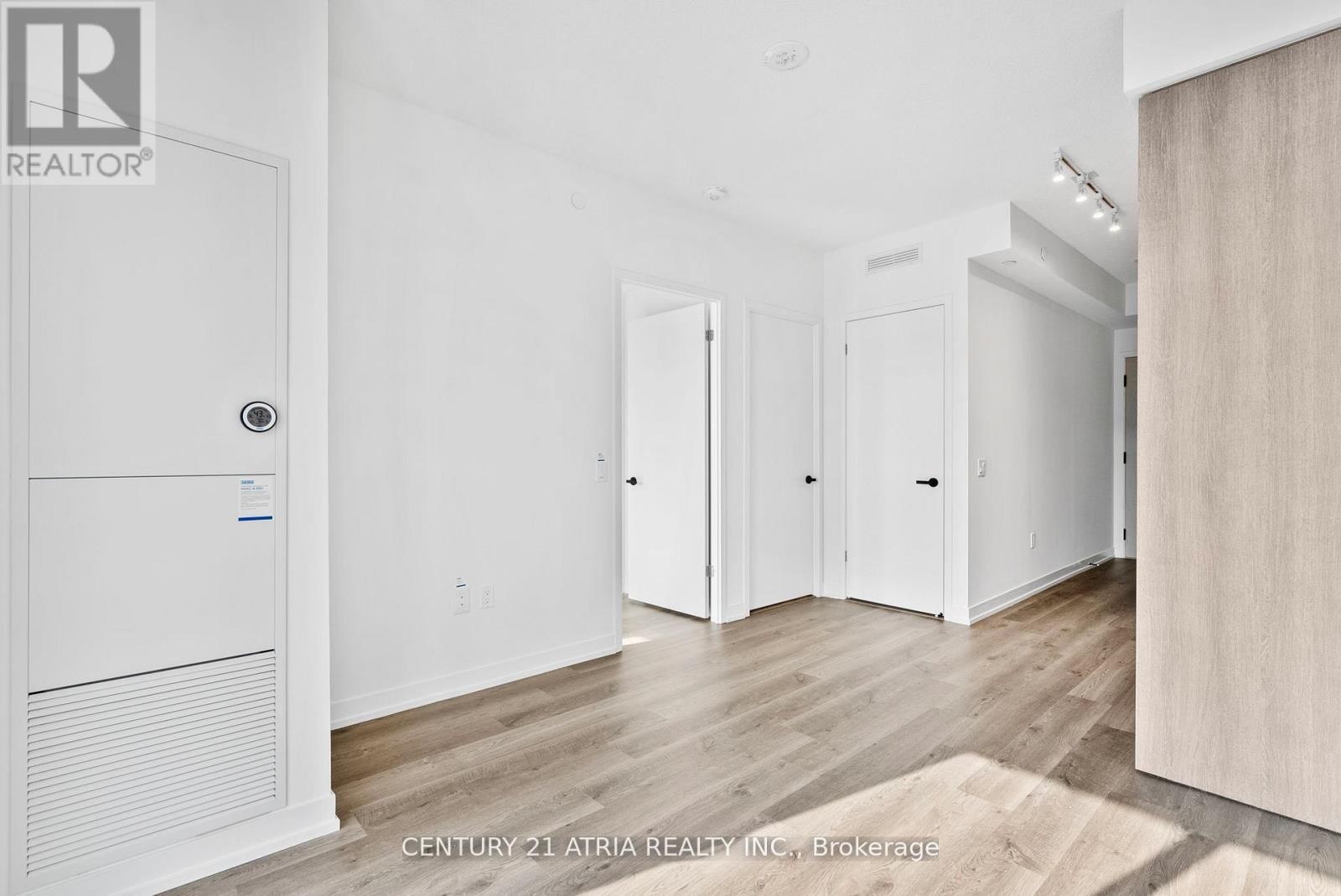 












4702 - 195 COMMERCE STREET

,
Vaughan (Vaughan Corporate Centre),




Ontario
L4K0P9

