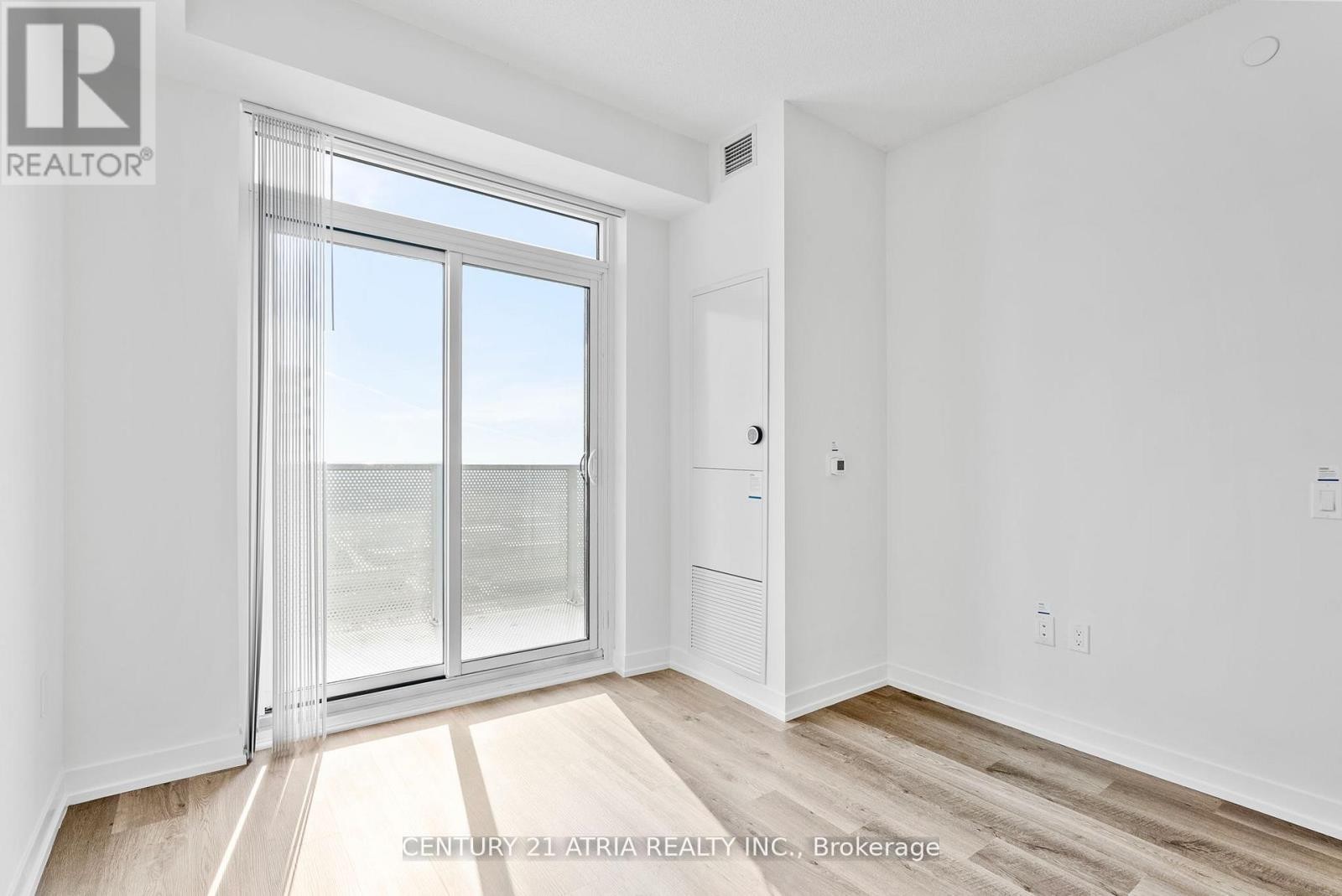 












4702 - 195 COMMERCE STREET

,
Vaughan (Vaughan Corporate Centre),




Ontario
L4K0P9

