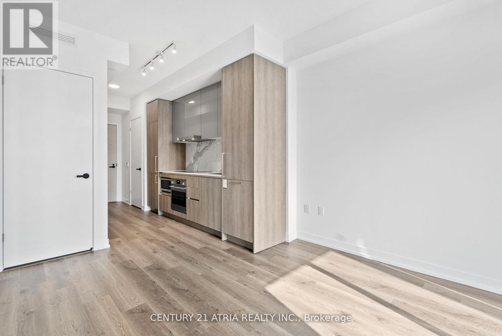 












4702 - 195 COMMERCE STREET

,
Vaughan (Vaughan Corporate Centre),




Ontario
L4K0P9

