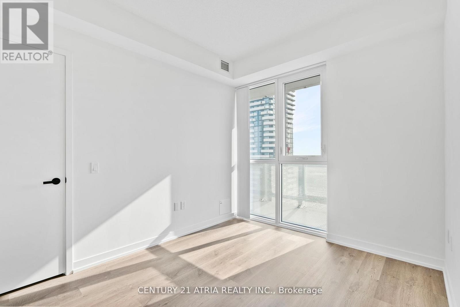 












4702 - 195 COMMERCE STREET

,
Vaughan (Vaughan Corporate Centre),




Ontario
L4K0P9

