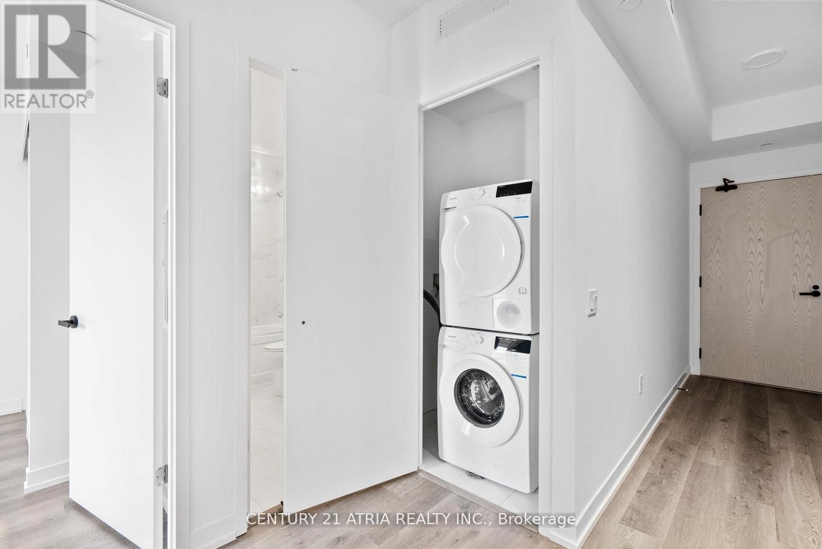 












4702 - 195 COMMERCE STREET

,
Vaughan (Vaughan Corporate Centre),




Ontario
L4K0P9

