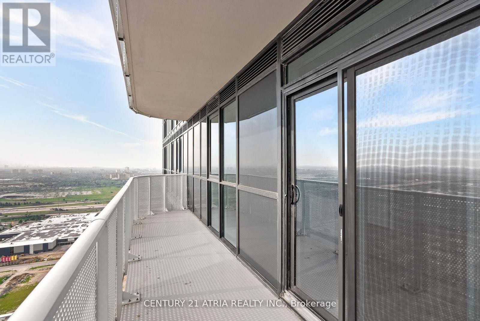 












4702 - 195 COMMERCE STREET

,
Vaughan (Vaughan Corporate Centre),




Ontario
L4K0P9

