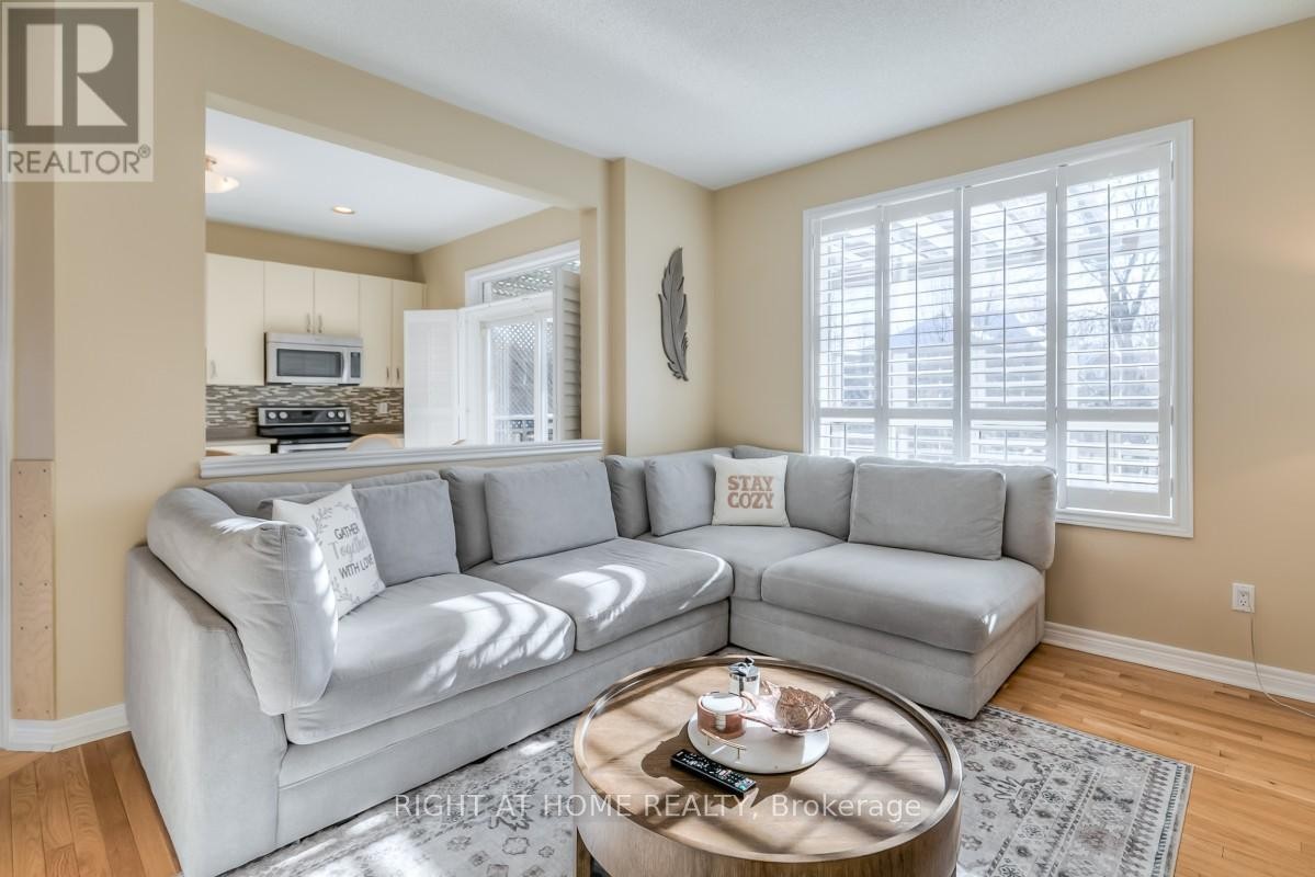 












63 SNOWY MEADOW AVENUE

,
Richmond Hill (Oak Ridges),




Ontario
L4E3V4

