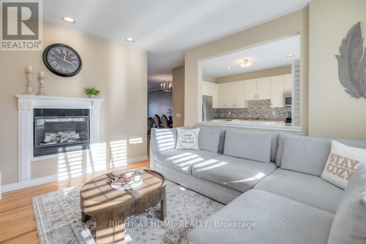 












63 SNOWY MEADOW AVENUE

,
Richmond Hill (Oak Ridges),




Ontario
L4E3V4

