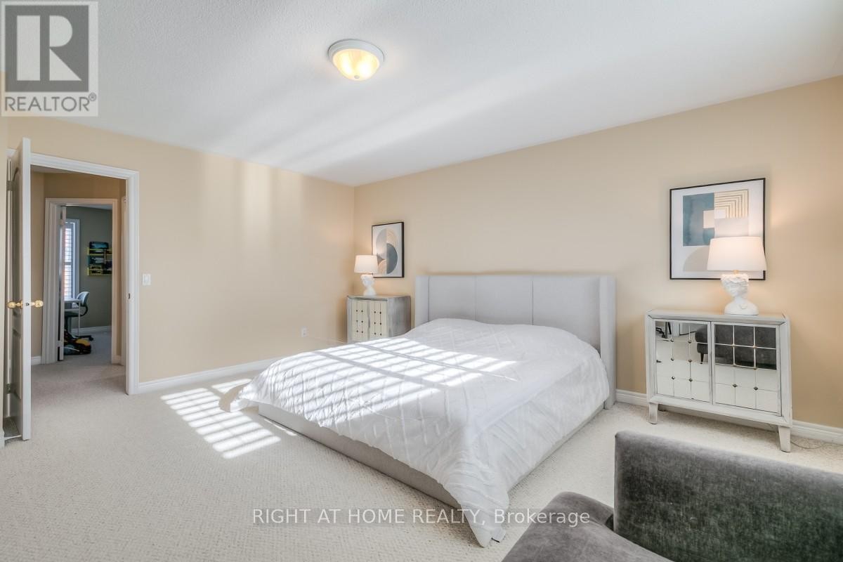 












63 SNOWY MEADOW AVENUE

,
Richmond Hill (Oak Ridges),




Ontario
L4E3V4

