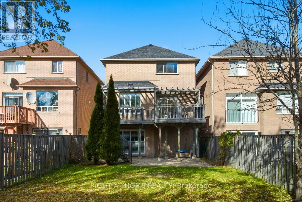












63 SNOWY MEADOW AVENUE

,
Richmond Hill (Oak Ridges),




Ontario
L4E3V4

