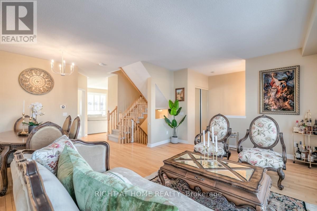 












63 SNOWY MEADOW AVENUE

,
Richmond Hill (Oak Ridges),




Ontario
L4E3V4

