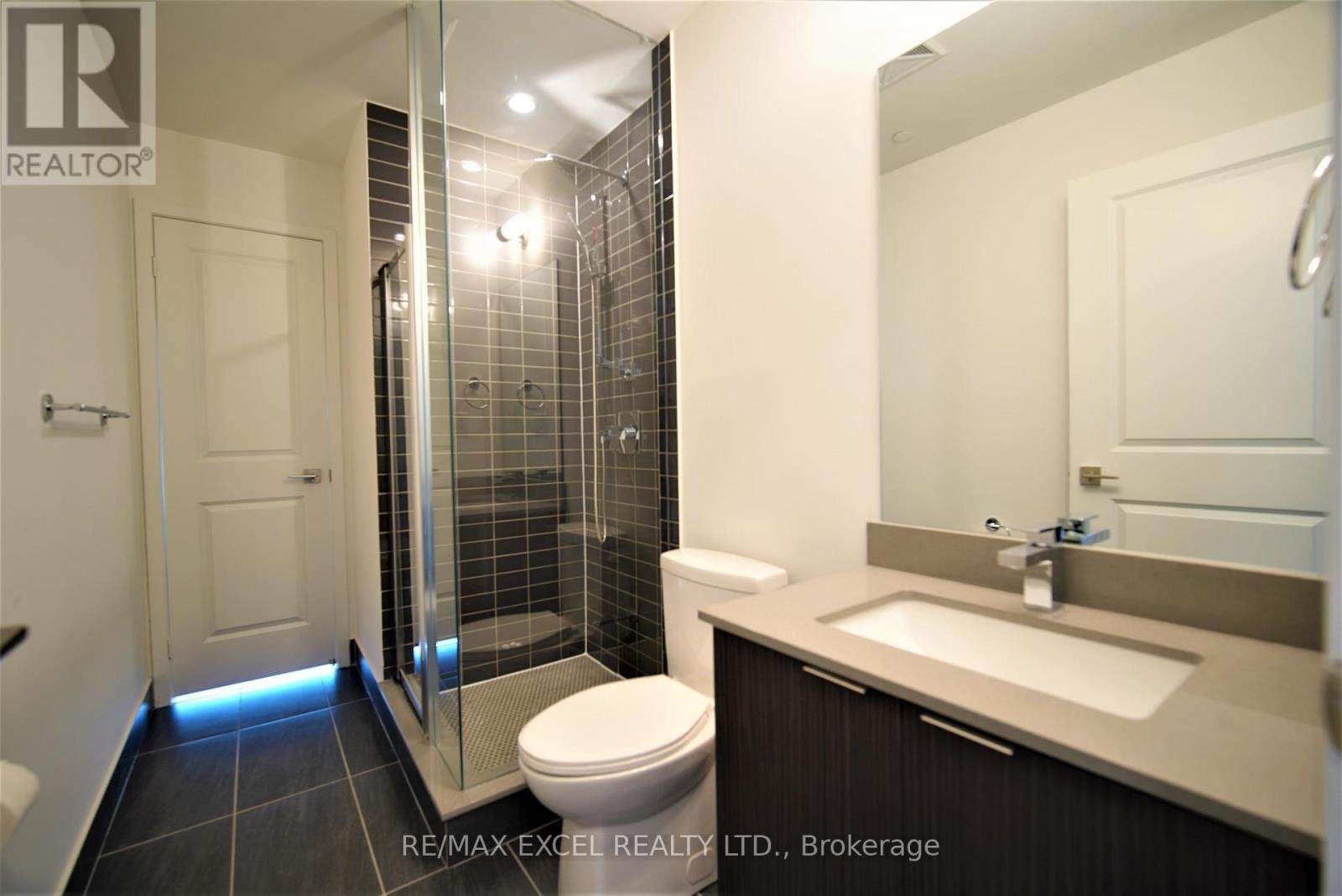 












2607 - 2908 HIGHWAY 7 ROAD

,
Vaughan (Concord),




Ontario
L4K1V5

