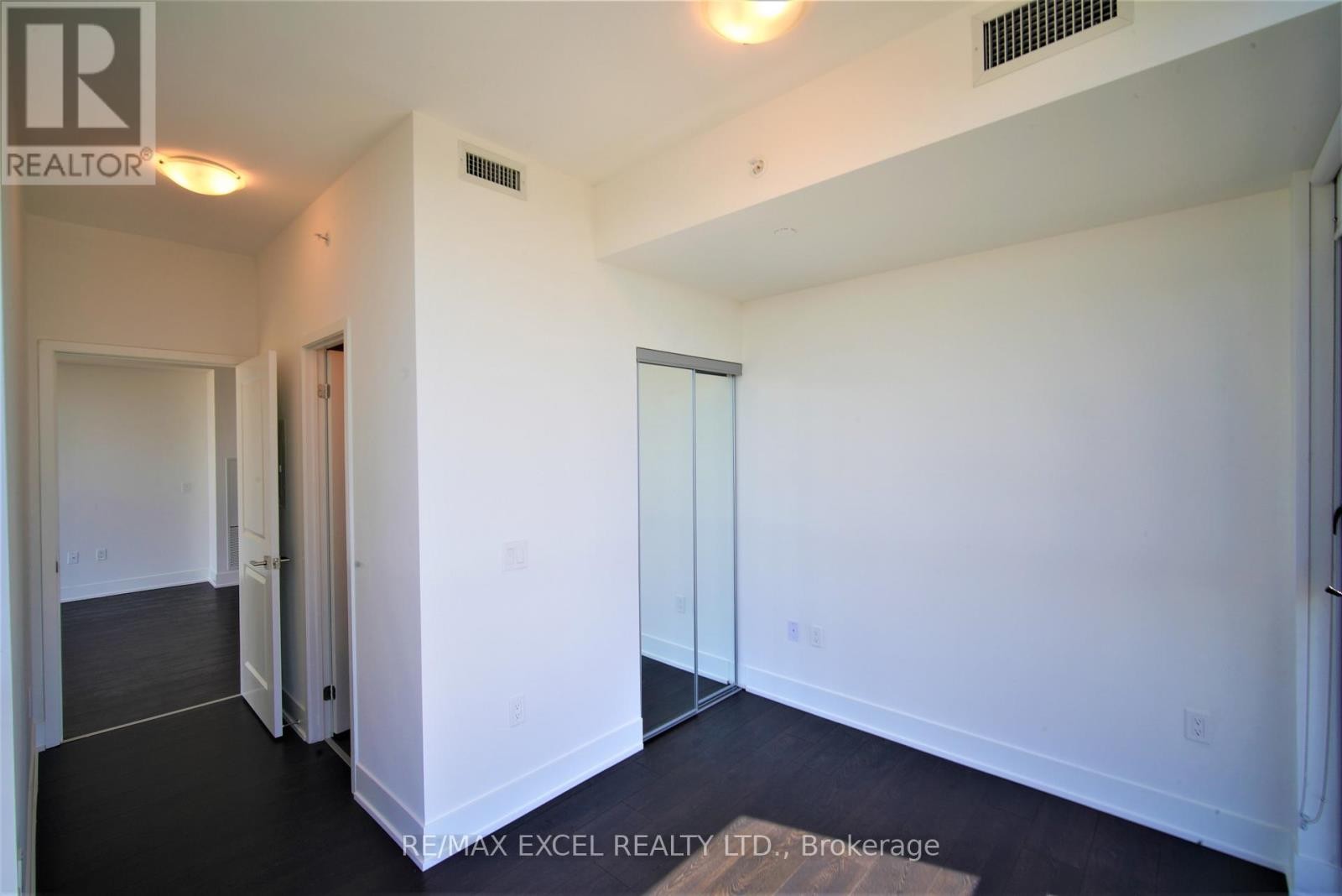 












2607 - 2908 HIGHWAY 7 ROAD

,
Vaughan (Concord),




Ontario
L4K1V5

