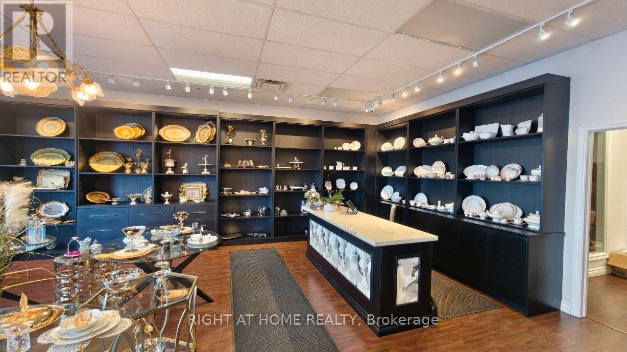 












4 - 8888 KEELE STREET

,
Vaughan (Concord),




Ontario
L4K2N2

