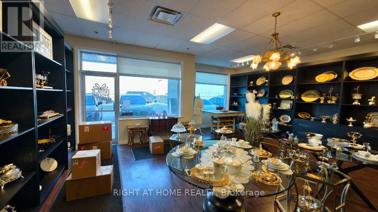 












4 - 8888 KEELE STREET

,
Vaughan (Concord),




Ontario
L4K2N2

