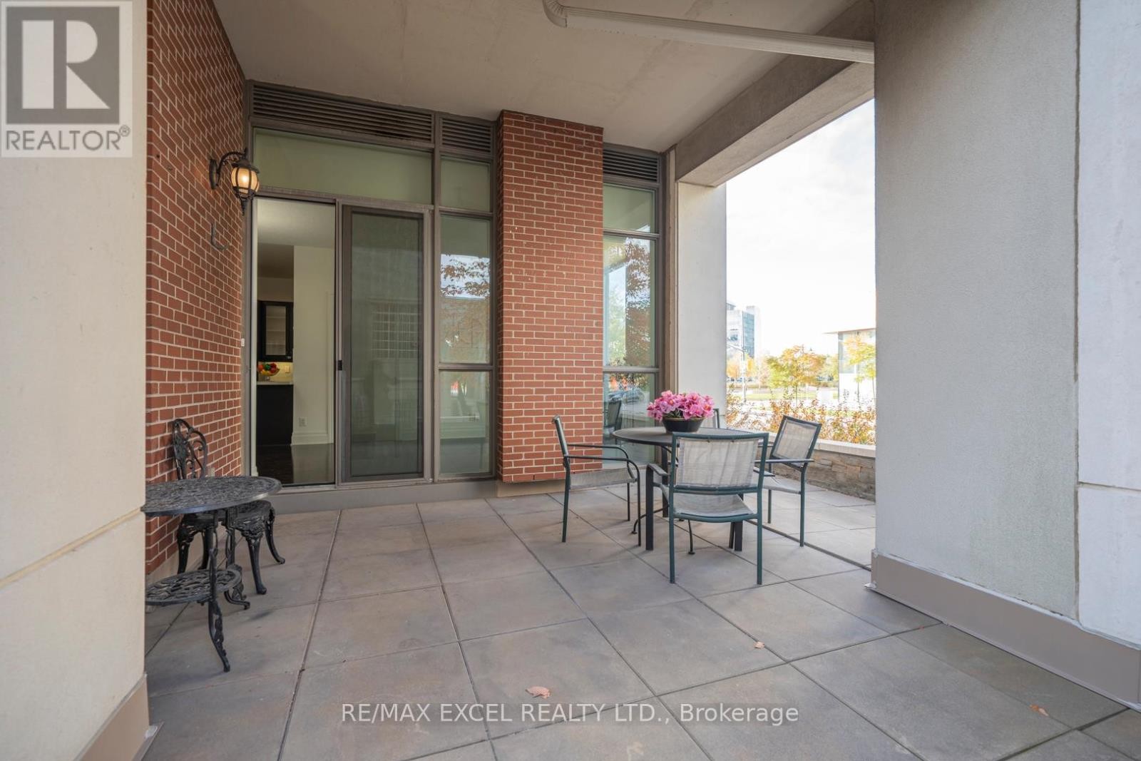 












110 - 1 UPPER DUKE CRESCENT

,
Markham (Unionville),




Ontario
L6G0B6

