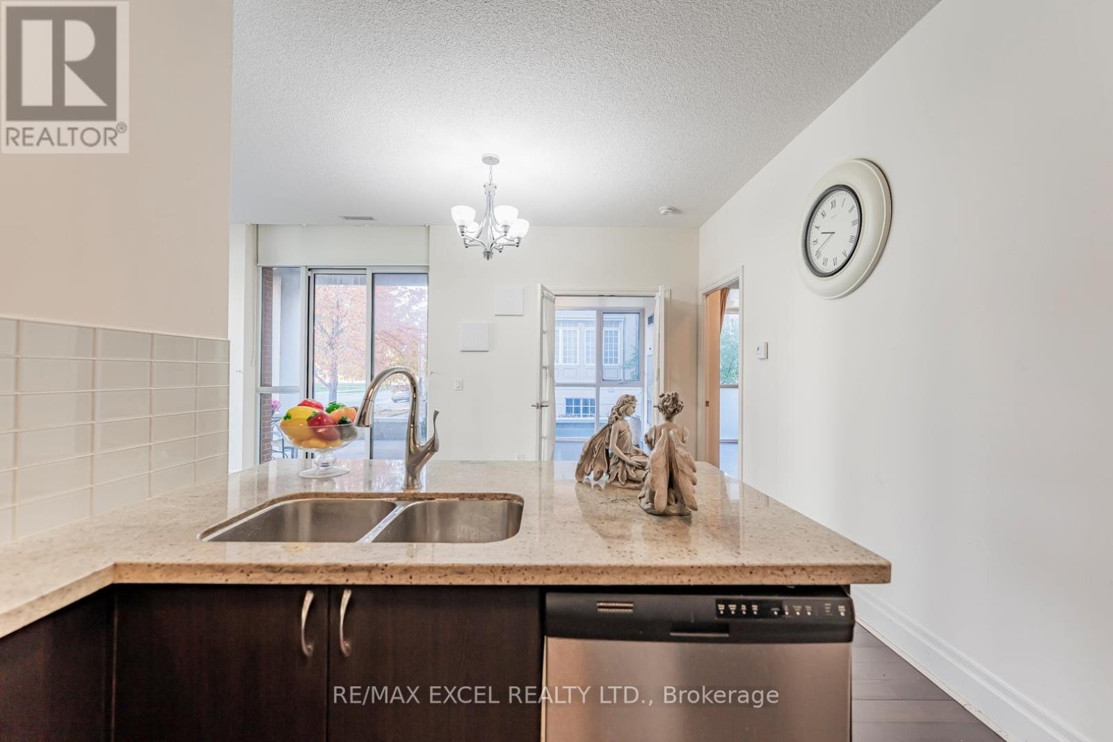 












110 - 1 UPPER DUKE CRESCENT

,
Markham (Unionville),




Ontario
L6G0B6

