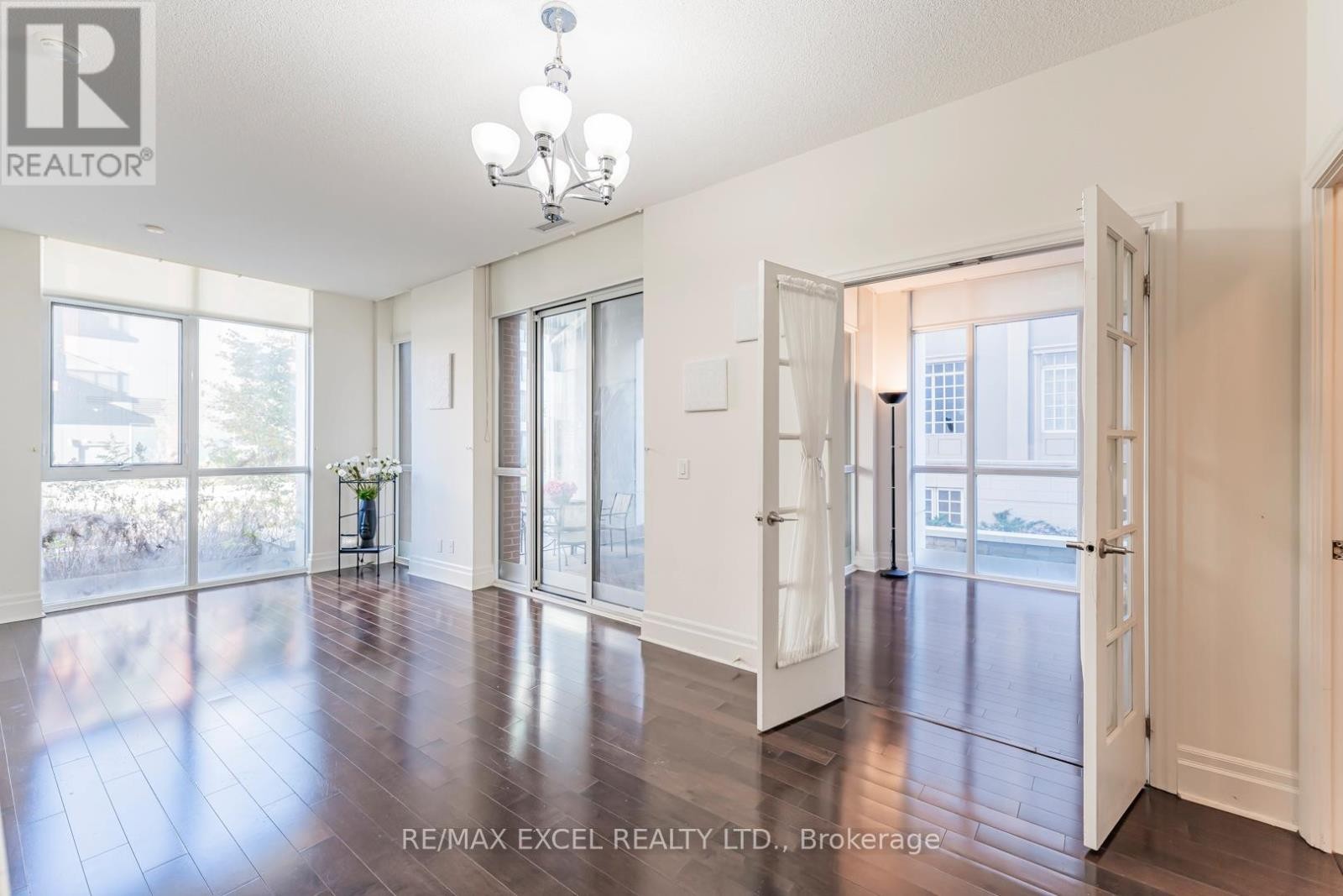 












110 - 1 UPPER DUKE CRESCENT

,
Markham (Unionville),




Ontario
L6G0B6

