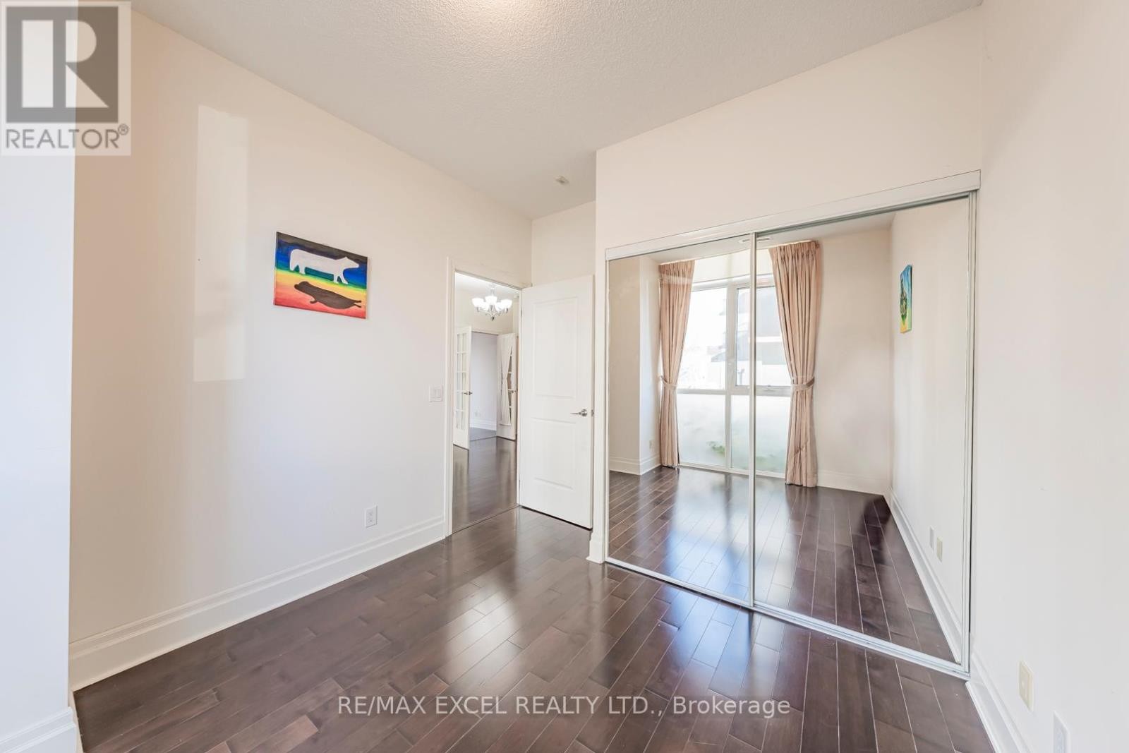 












110 - 1 UPPER DUKE CRESCENT

,
Markham (Unionville),




Ontario
L6G0B6

