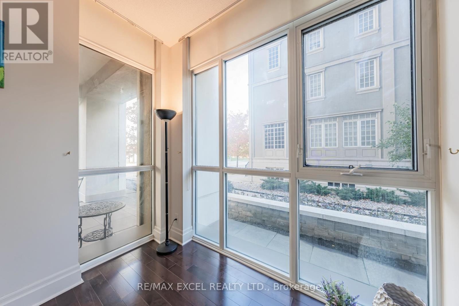 












110 - 1 UPPER DUKE CRESCENT

,
Markham (Unionville),




Ontario
L6G0B6

