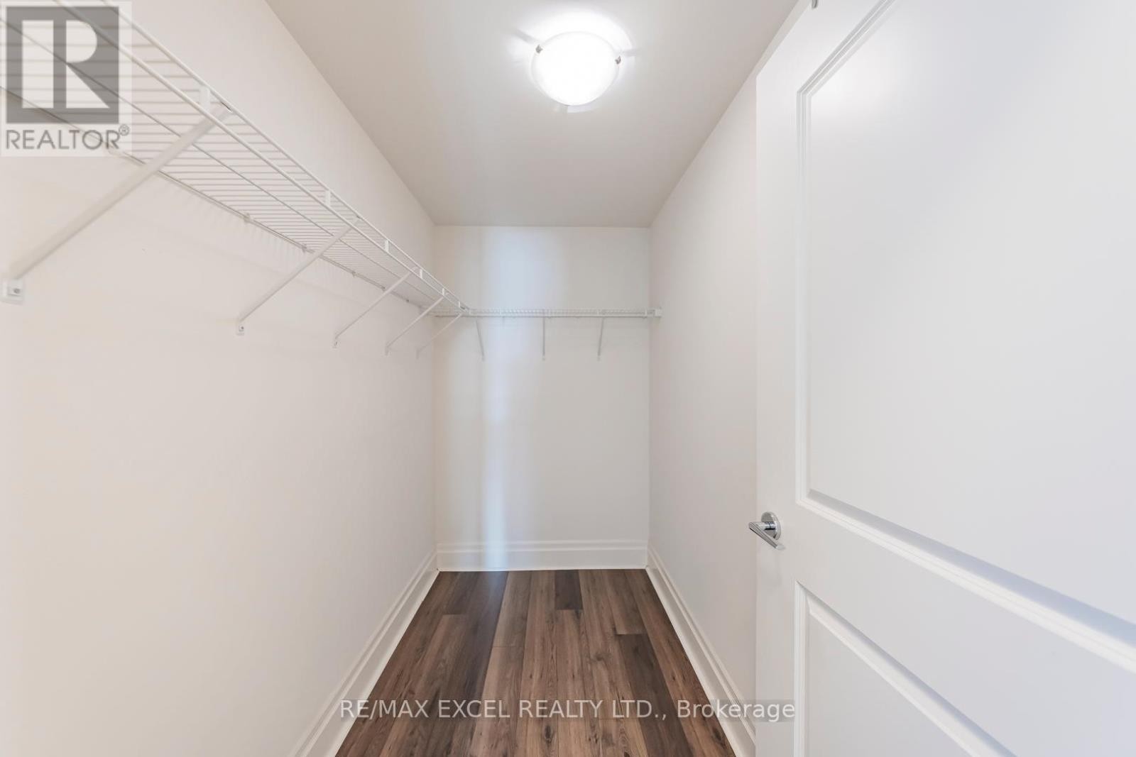 












110 - 1 UPPER DUKE CRESCENT

,
Markham (Unionville),




Ontario
L6G0B6

