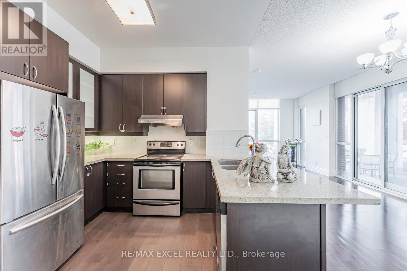 












110 - 1 UPPER DUKE CRESCENT

,
Markham (Unionville),




Ontario
L6G0B6

