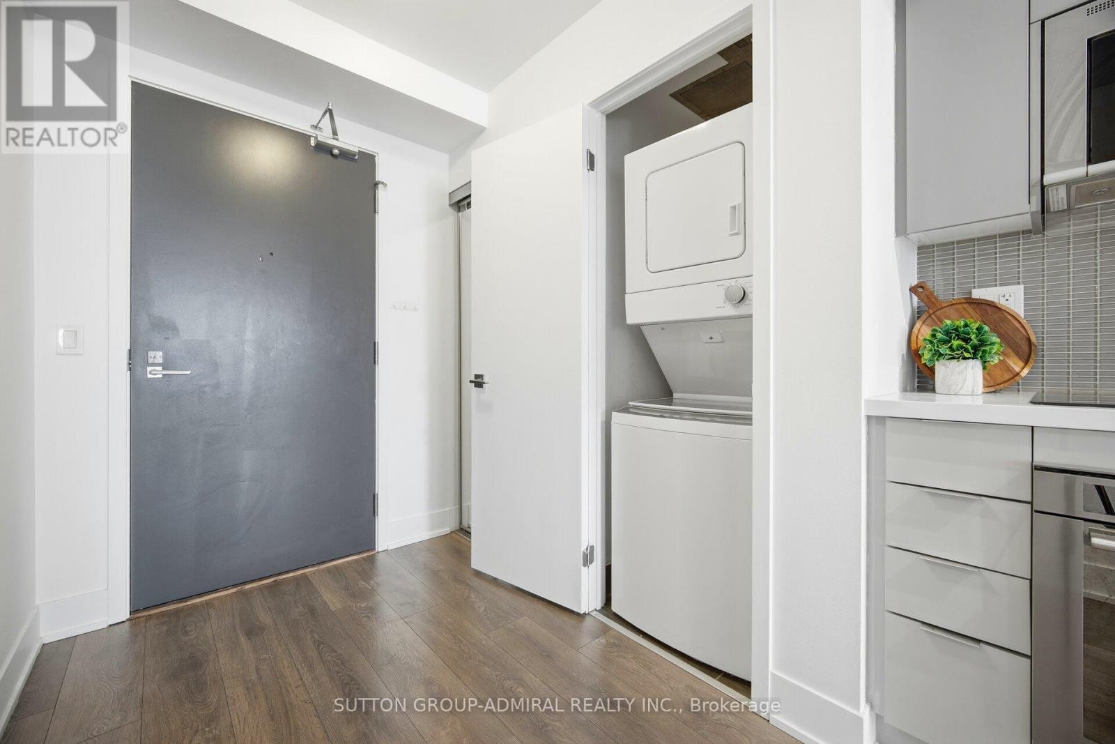 












2908 HIGHWAY 7

,
Vaughan (Concord),




Ontario
L4K0K5

