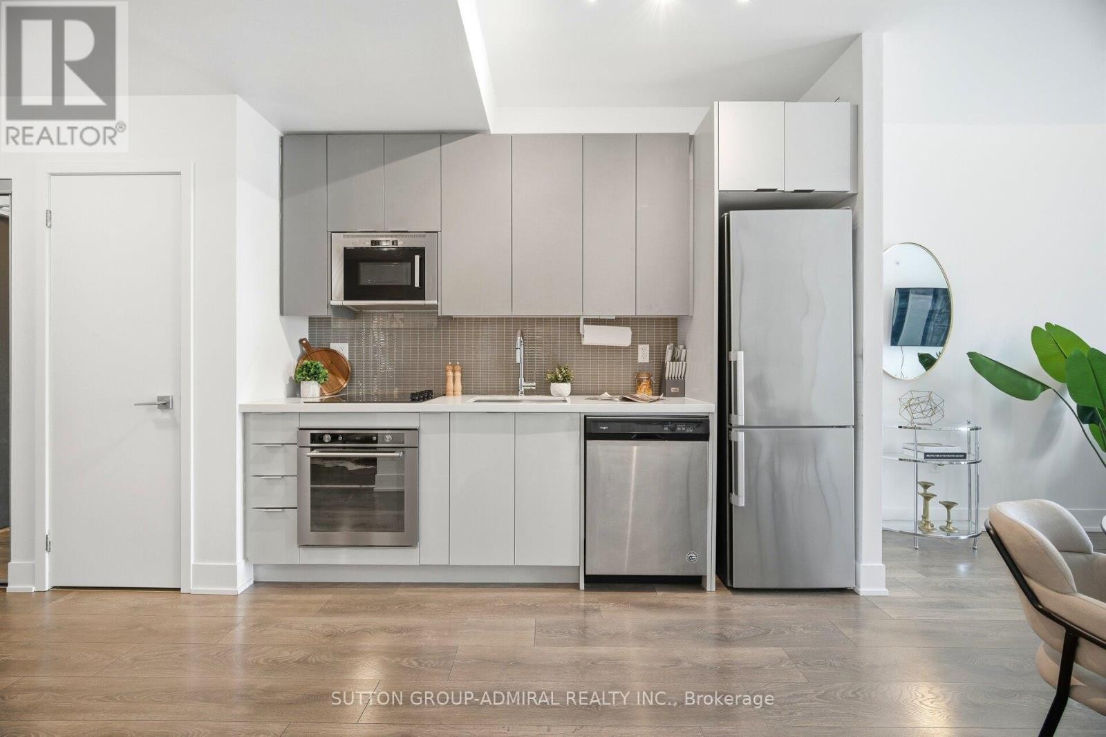 












2908 HIGHWAY 7

,
Vaughan (Concord),




Ontario
L4K0K5

