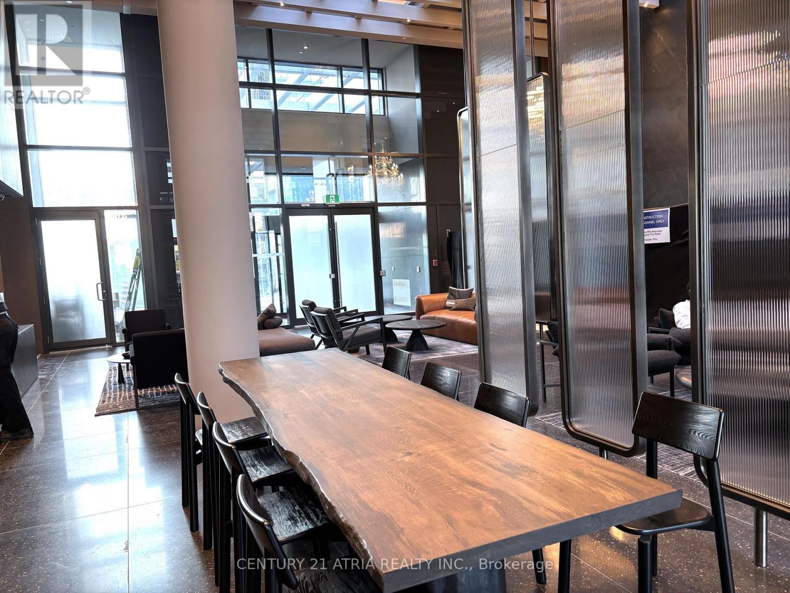 












4209 - 28 INTERCHANGE WAY

,
Vaughan (Vaughan Corporate Centre),




Ontario
L4K0P8

