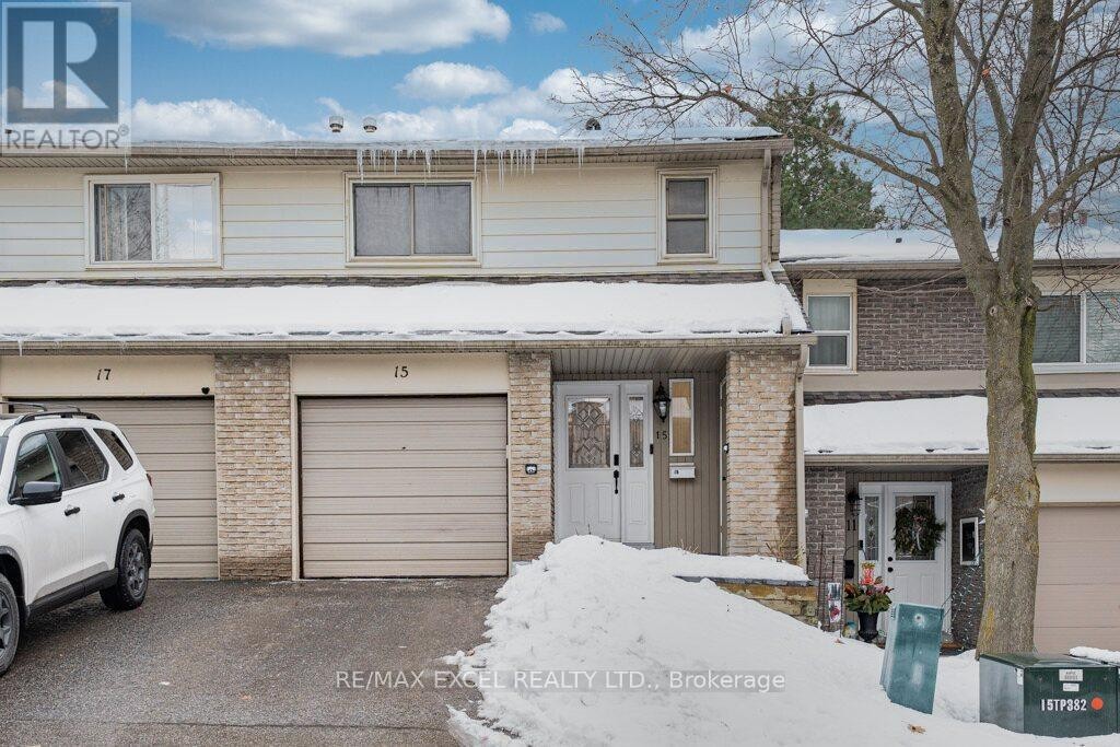 












15 KNIGHTSBRIDGE WAY

,
Markham (Markham Village),




Ontario
L3P3W4

