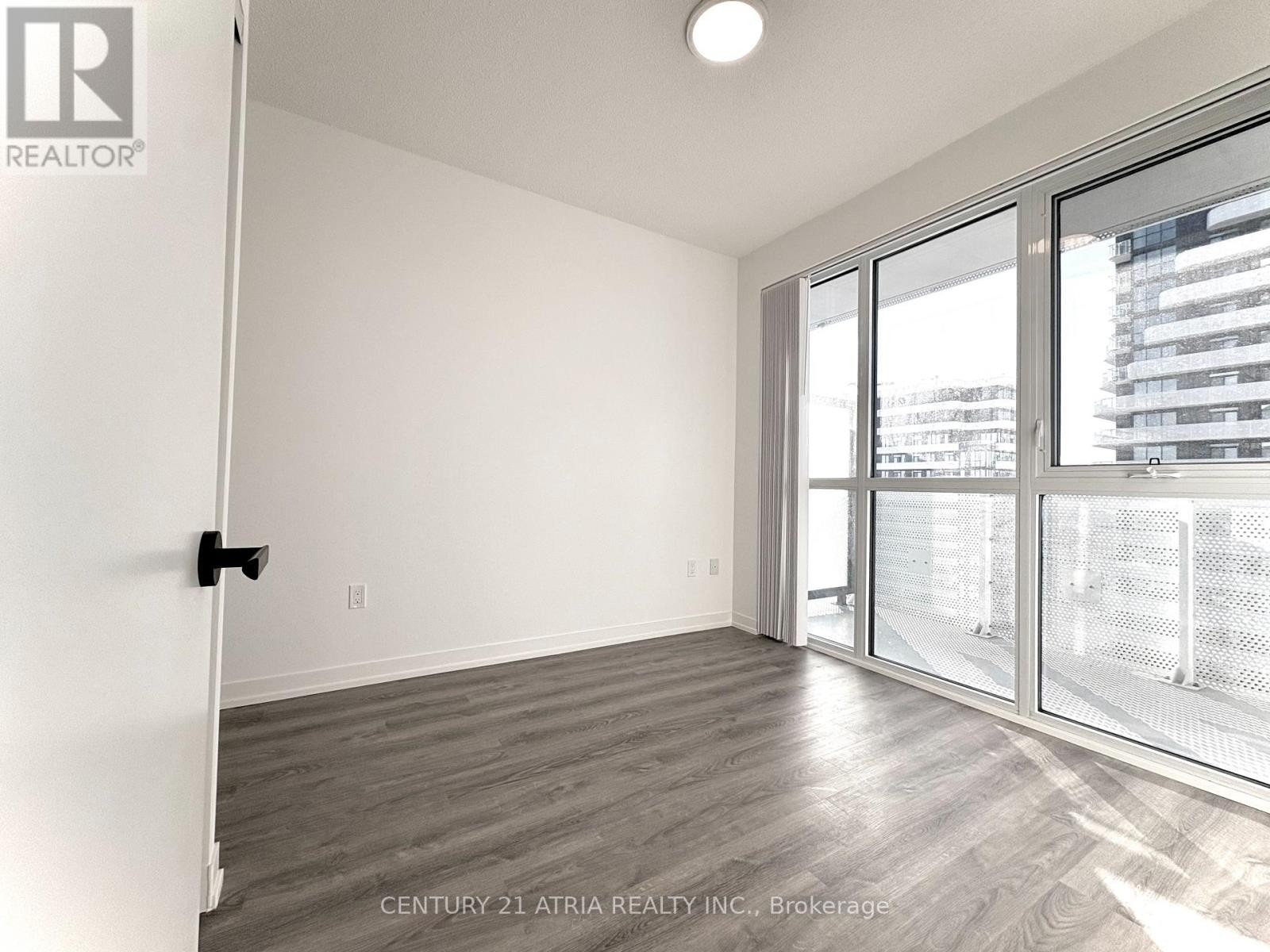 












4801 - 8 INTERCHANGE WAY

,
Vaughan (Vaughan Corporate Centre),




Ontario
L4K0R2

