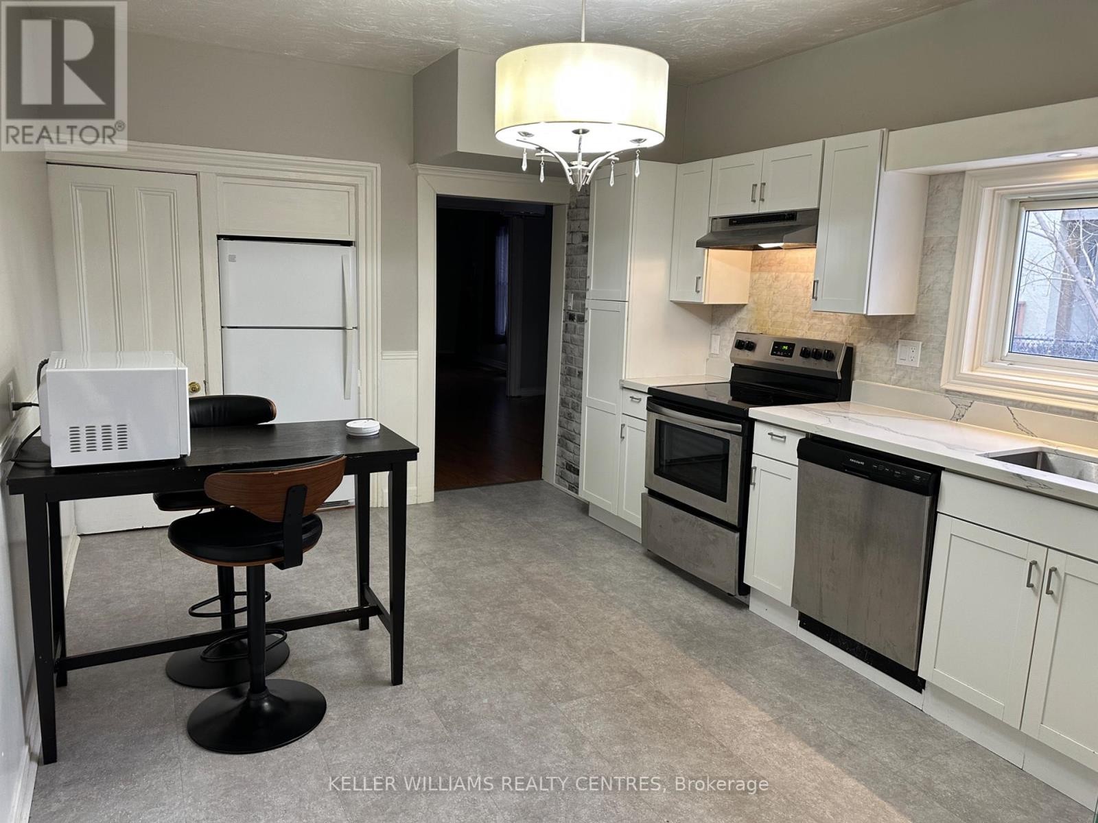 












173 PROSPECT STREET

,
Newmarket (Gorham-College Manor),




Ontario
L3Y3T7

