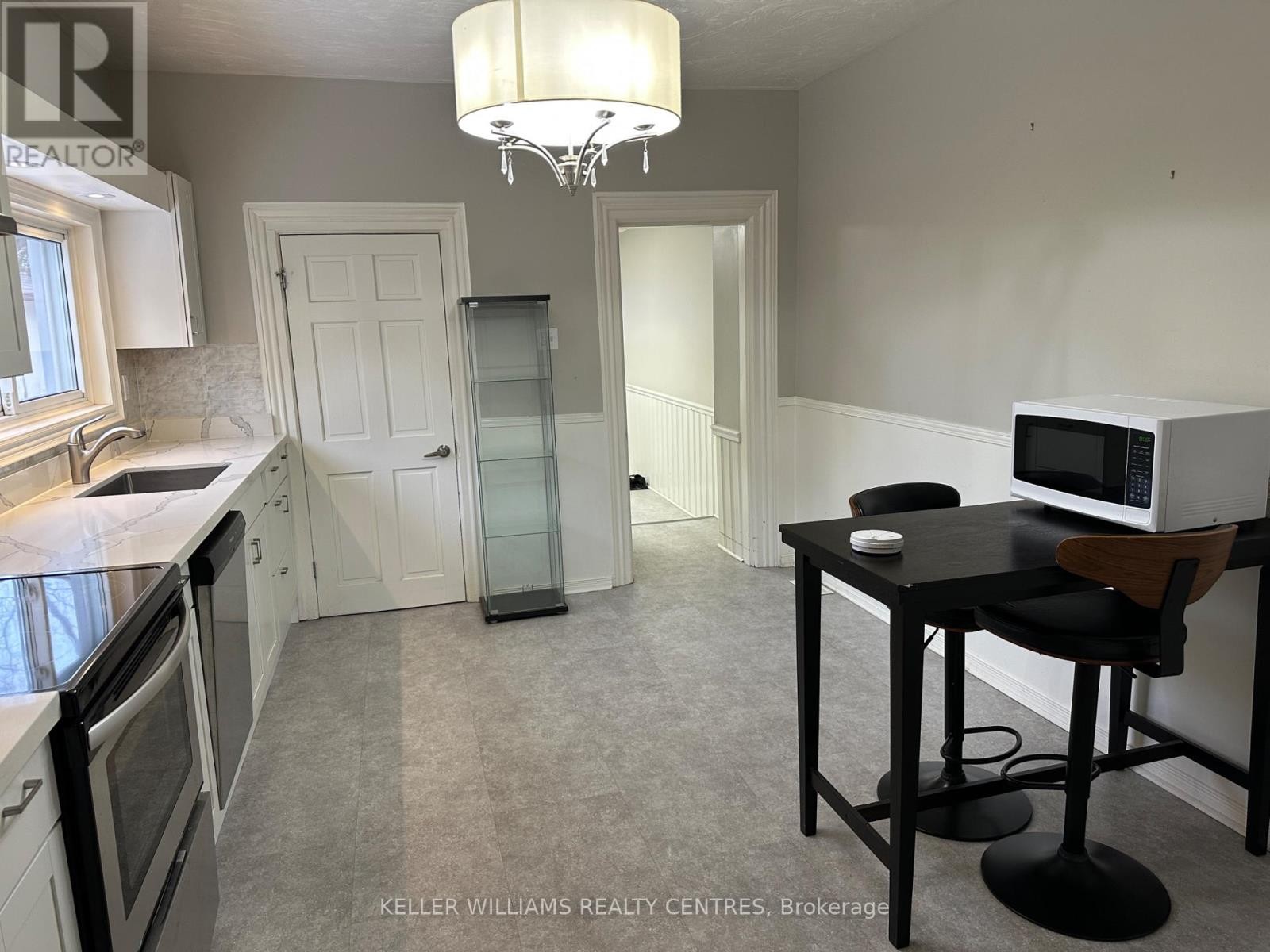 












173 PROSPECT STREET

,
Newmarket (Gorham-College Manor),




Ontario
L3Y3T7

