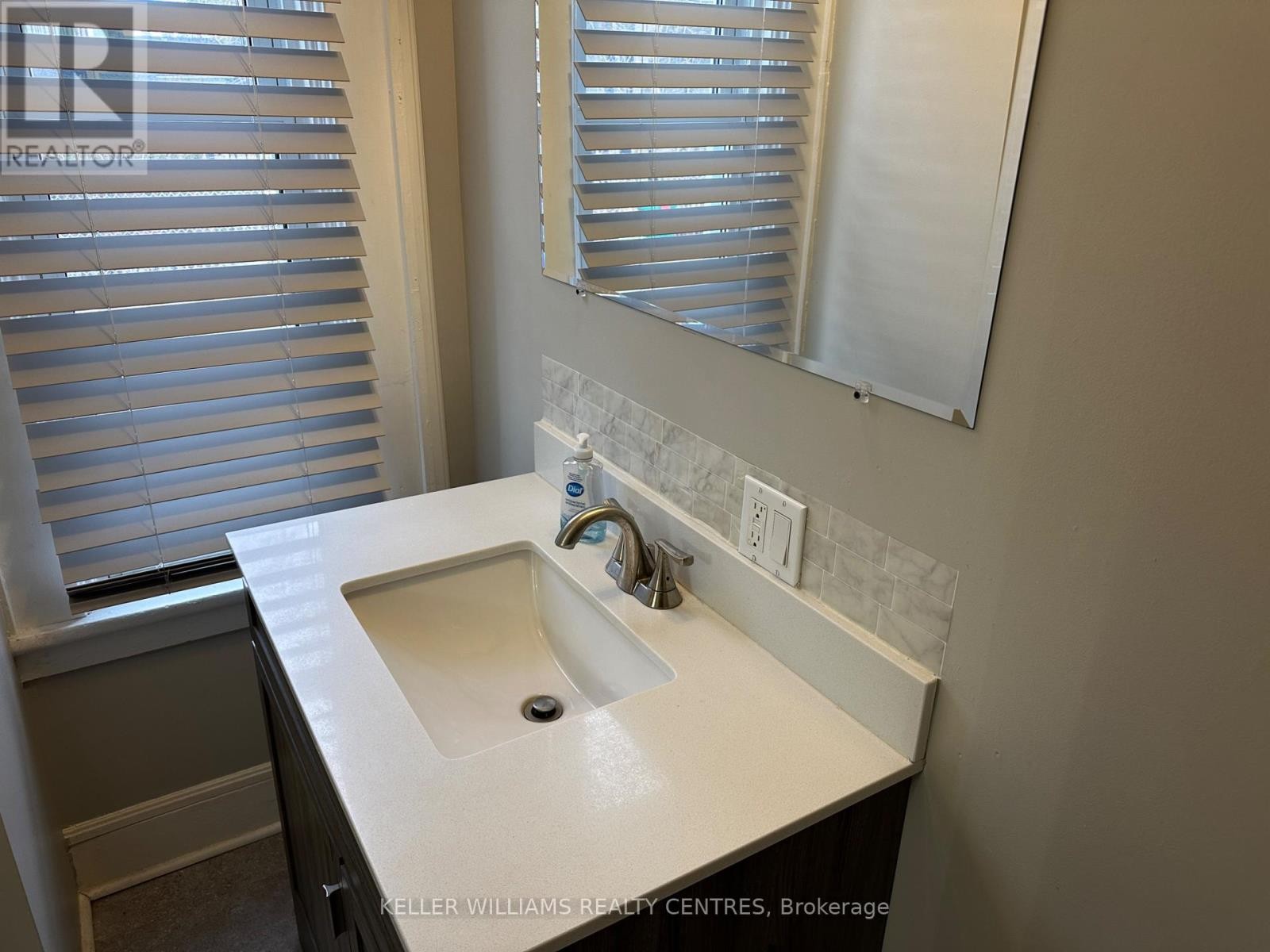 












173 PROSPECT STREET

,
Newmarket (Gorham-College Manor),




Ontario
L3Y3T7

