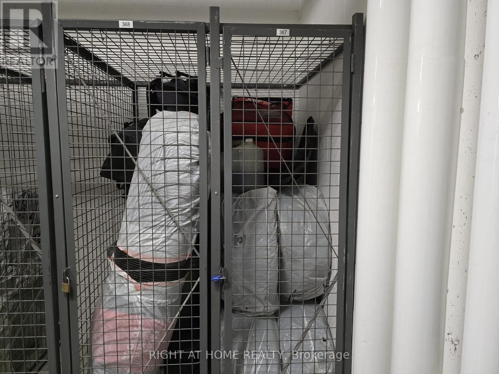 












4905 - 5 BUTTERMILL AVENUE

,
Vaughan (Vaughan Corporate Centre),




Ontario
L4K0T5

