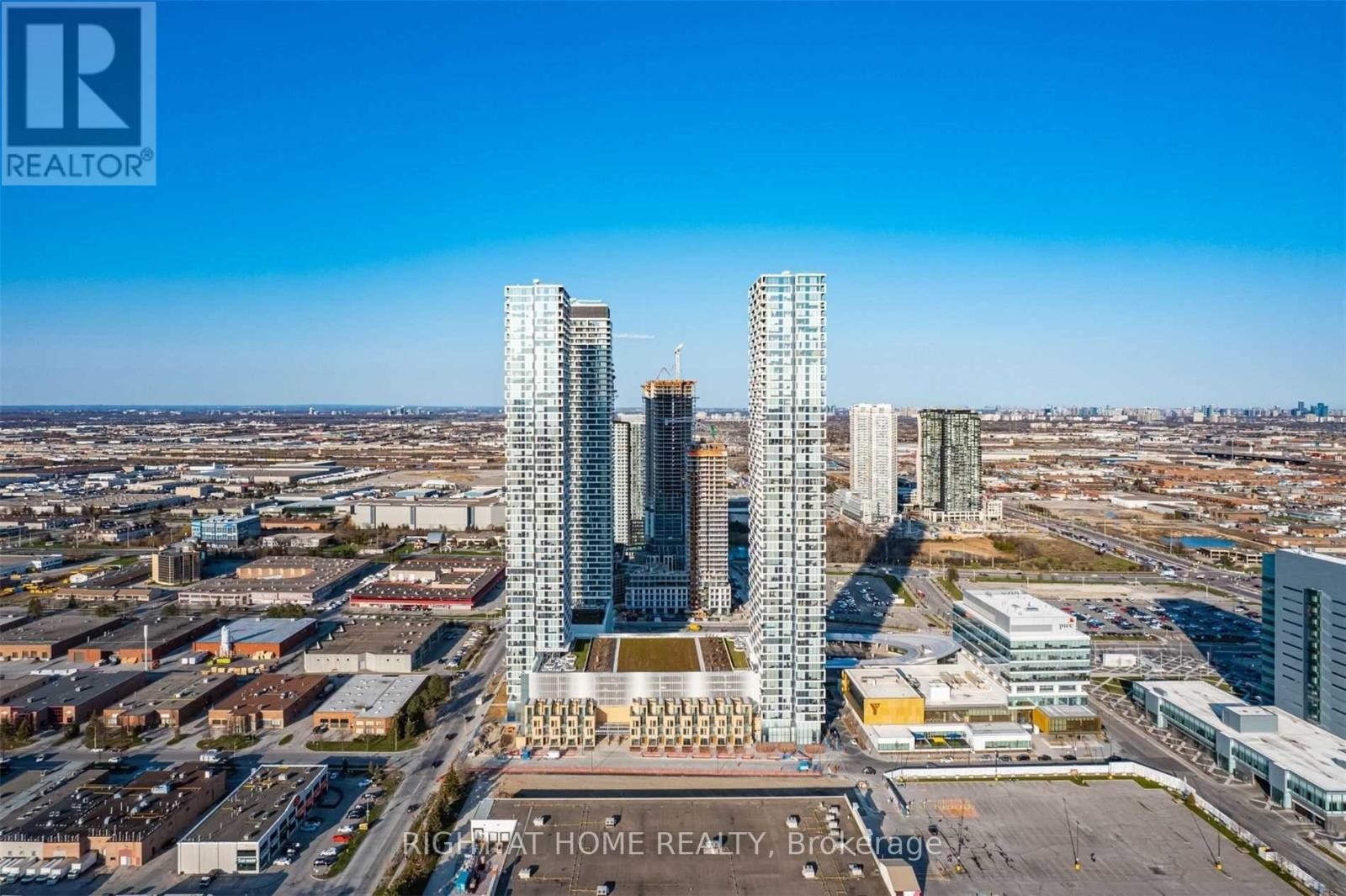 












4905 - 5 BUTTERMILL AVENUE

,
Vaughan (Vaughan Corporate Centre),




Ontario
L4K0T5

