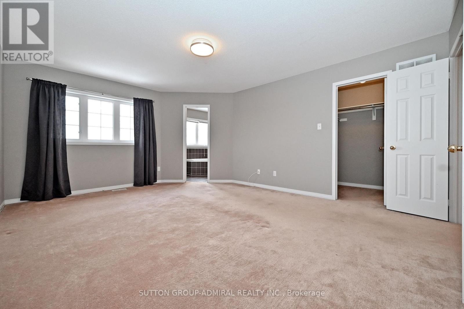 












41 BIG HILL CRESCENT

,
Vaughan (Patterson),




Ontario
L6A4S1

