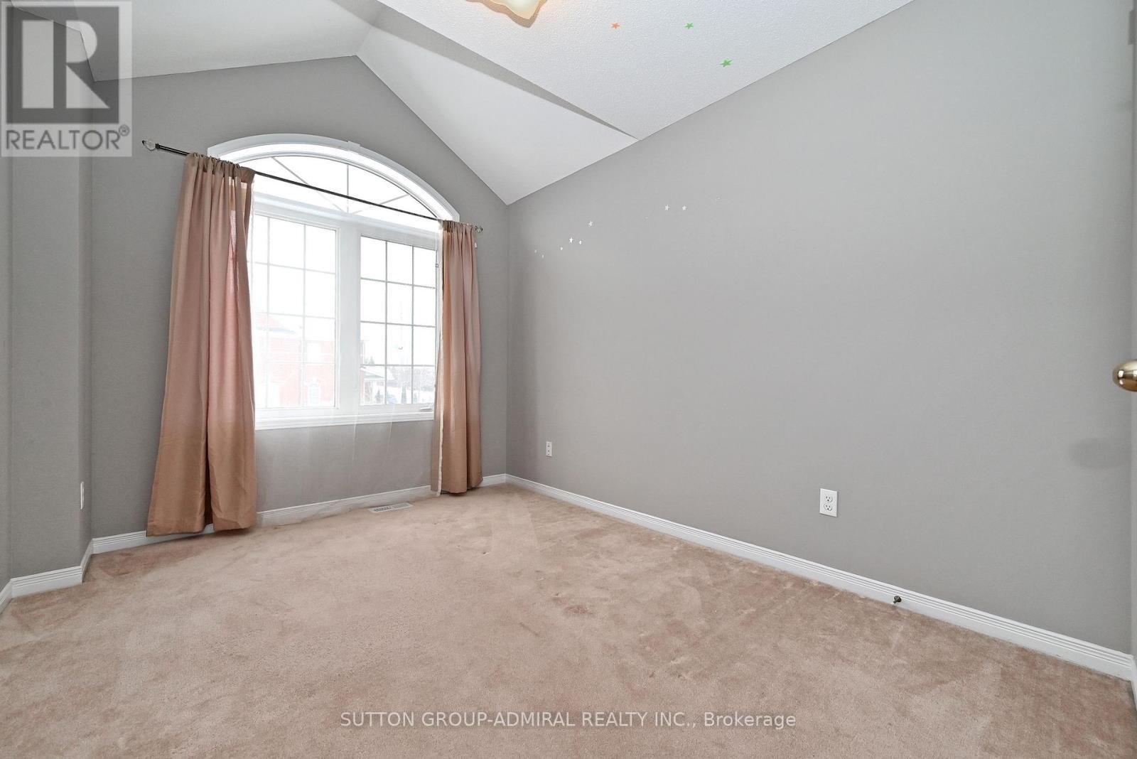 












41 BIG HILL CRESCENT

,
Vaughan (Patterson),




Ontario
L6A4S1

