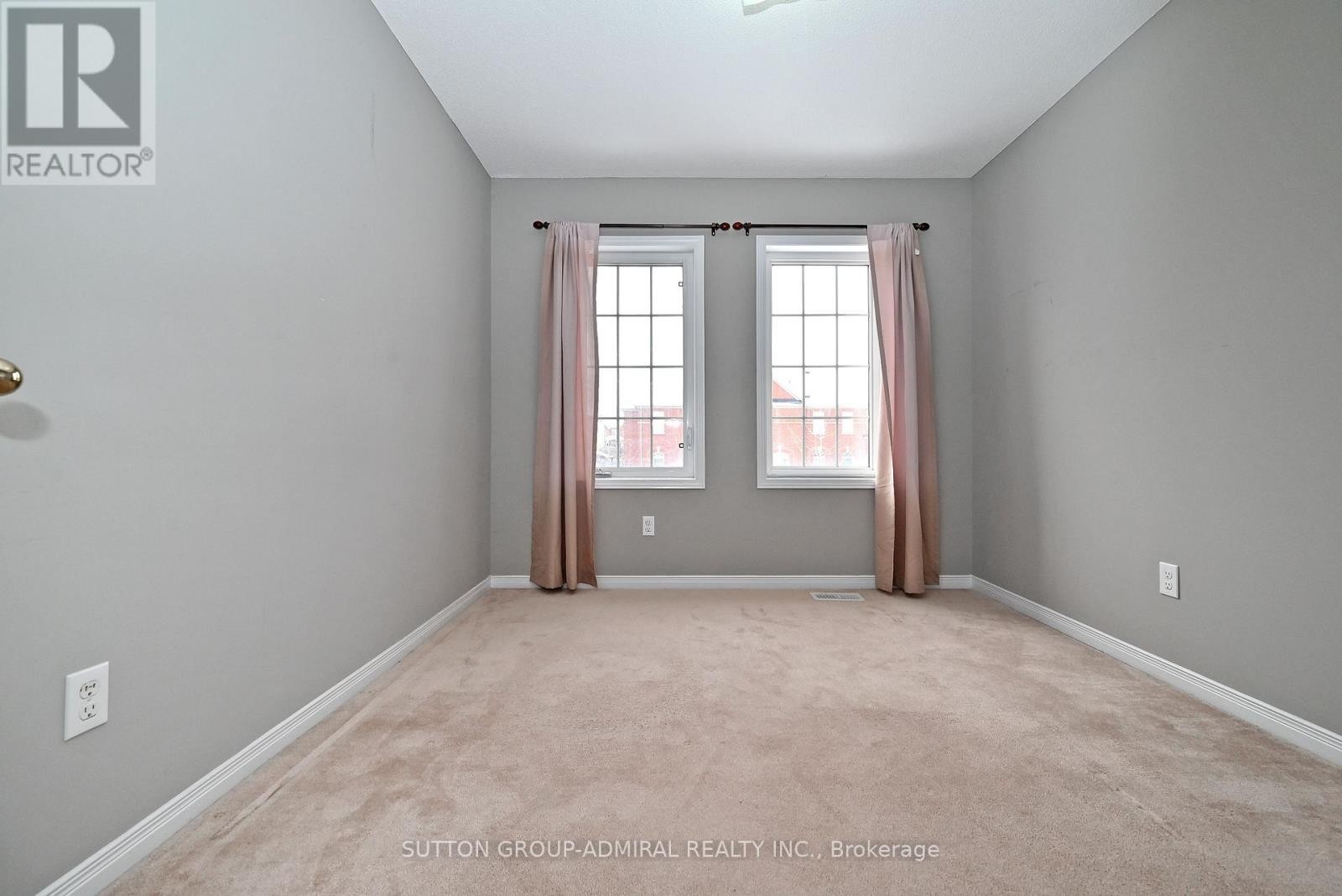 












41 BIG HILL CRESCENT

,
Vaughan (Patterson),




Ontario
L6A4S1

