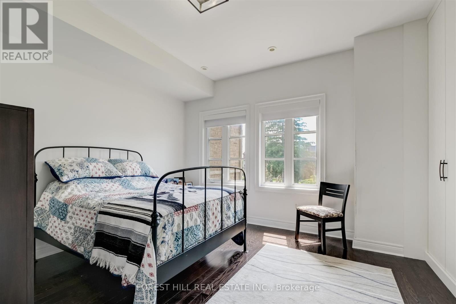 












111 POWSELAND CRESCENT

,
Vaughan (West Woodbridge),




Ontario
L4L0C5

