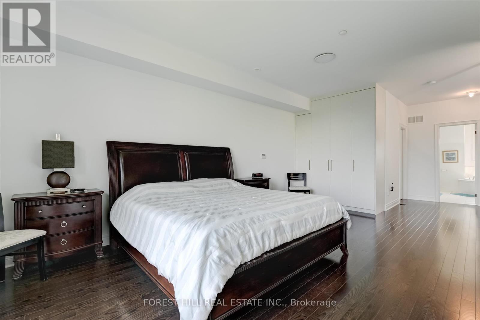 












111 POWSELAND CRESCENT

,
Vaughan (West Woodbridge),




Ontario
L4L0C5

