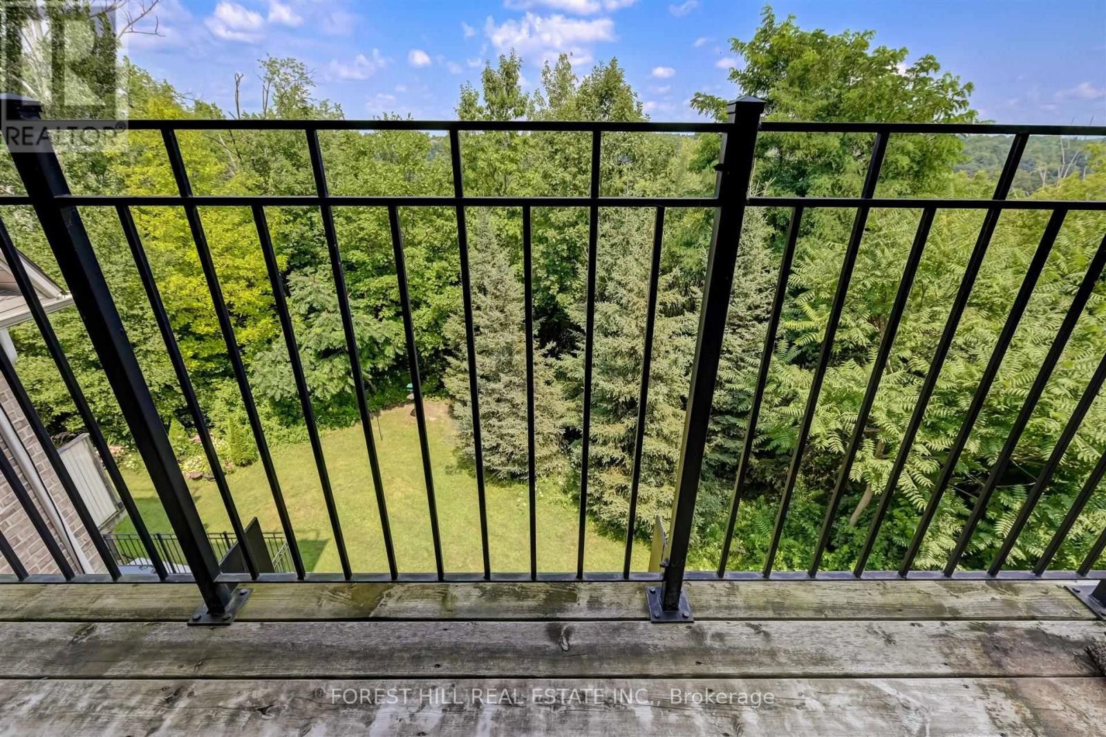 












111 POWSELAND CRESCENT

,
Vaughan (West Woodbridge),




Ontario
L4L0C5

