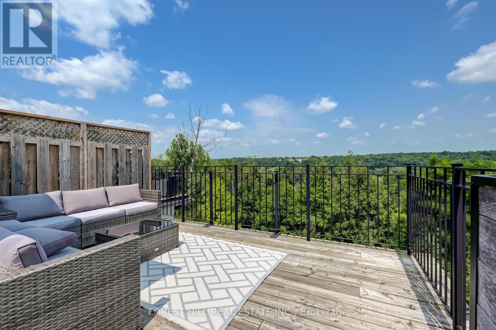 












111 POWSELAND CRESCENT

,
Vaughan (West Woodbridge),




Ontario
L4L0C5

