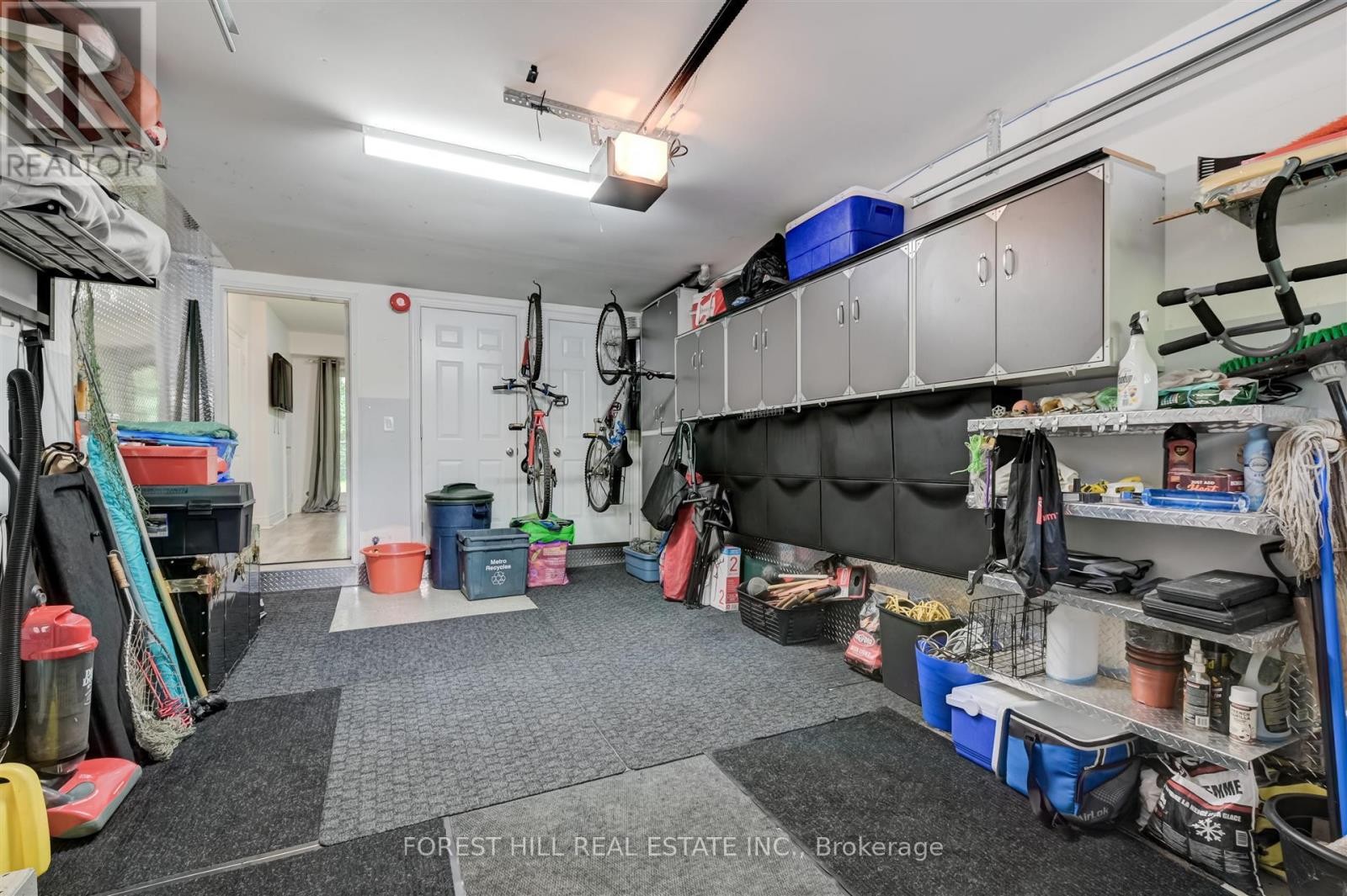 












111 POWSELAND CRESCENT

,
Vaughan (West Woodbridge),




Ontario
L4L0C5

