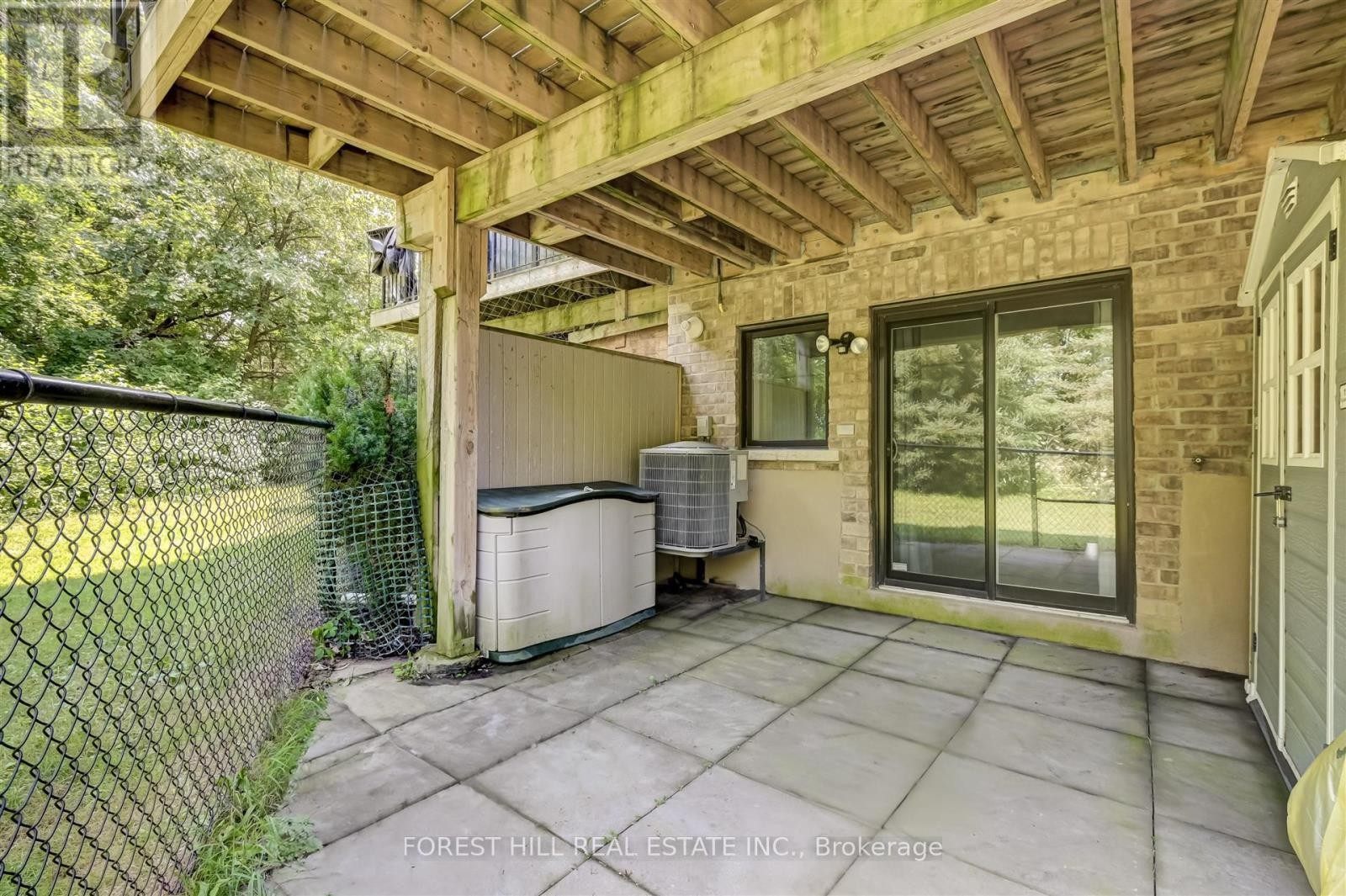 












111 POWSELAND CRESCENT

,
Vaughan (West Woodbridge),




Ontario
L4L0C5

