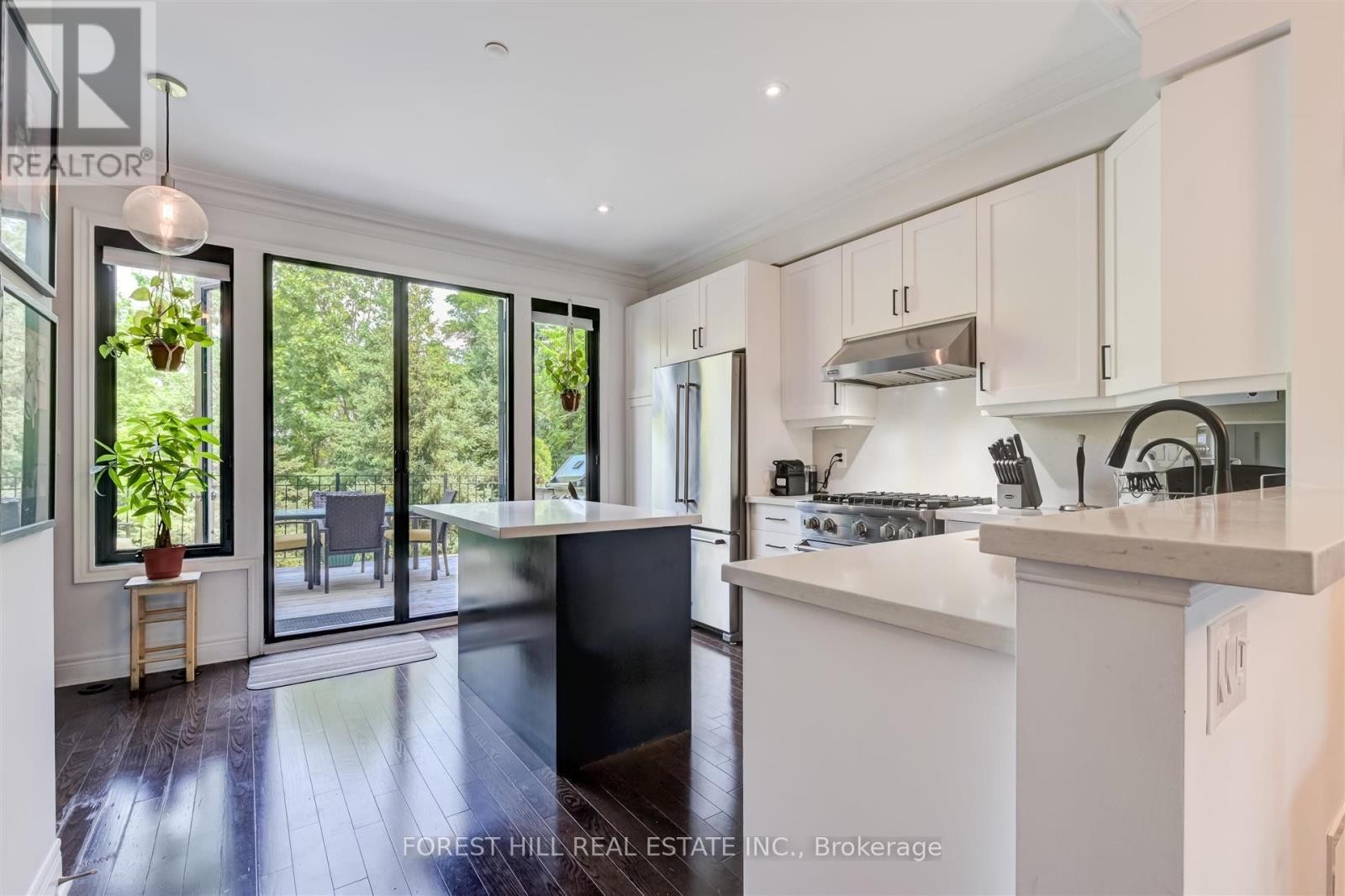 












111 POWSELAND CRESCENT

,
Vaughan (West Woodbridge),




Ontario
L4L0C5

