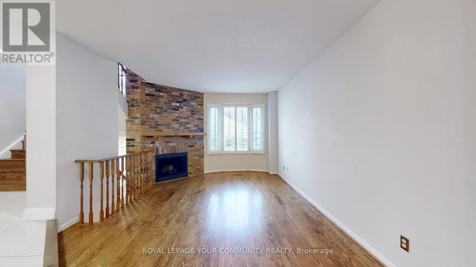 












125 NORTH MEADOW CRESCENT

,
Vaughan (Crestwood-Springfarm-Yorkhill),




Ontario
L4J3C4

