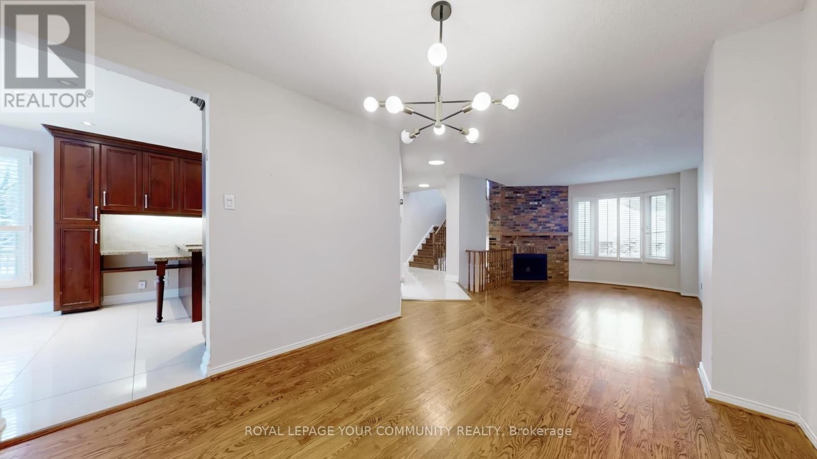 












125 NORTH MEADOW CRESCENT

,
Vaughan (Crestwood-Springfarm-Yorkhill),




Ontario
L4J3C4

