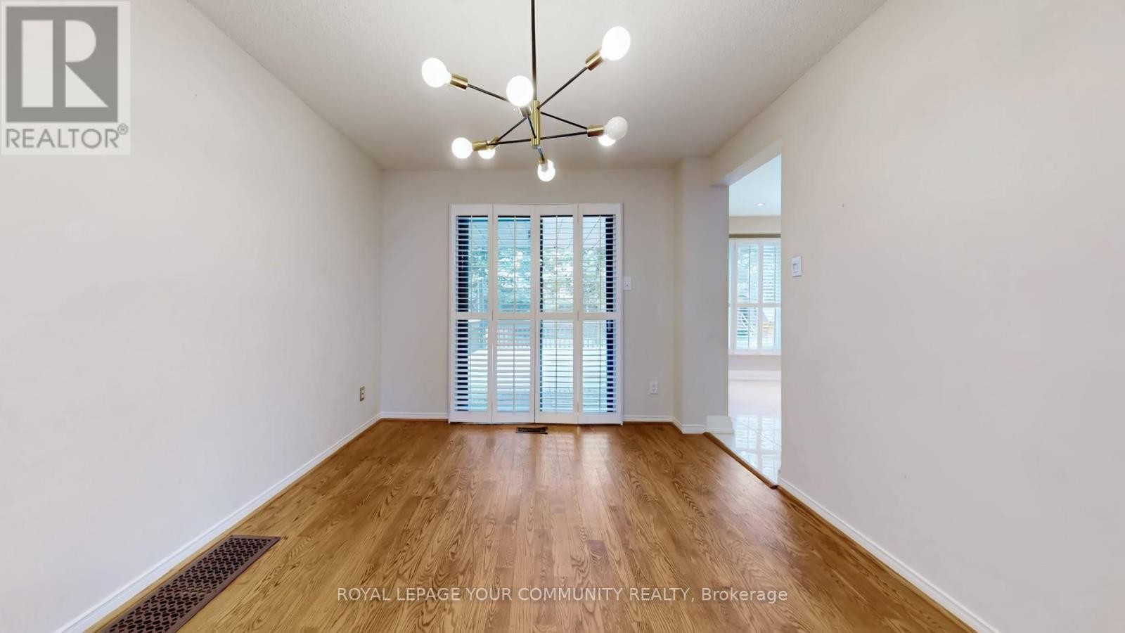 












125 NORTH MEADOW CRESCENT

,
Vaughan (Crestwood-Springfarm-Yorkhill),




Ontario
L4J3C4

