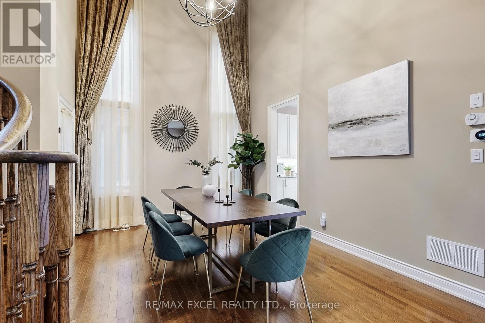 












160 ROY HARPER AVENUE

,
Aurora,




Ontario
L4G0V6

