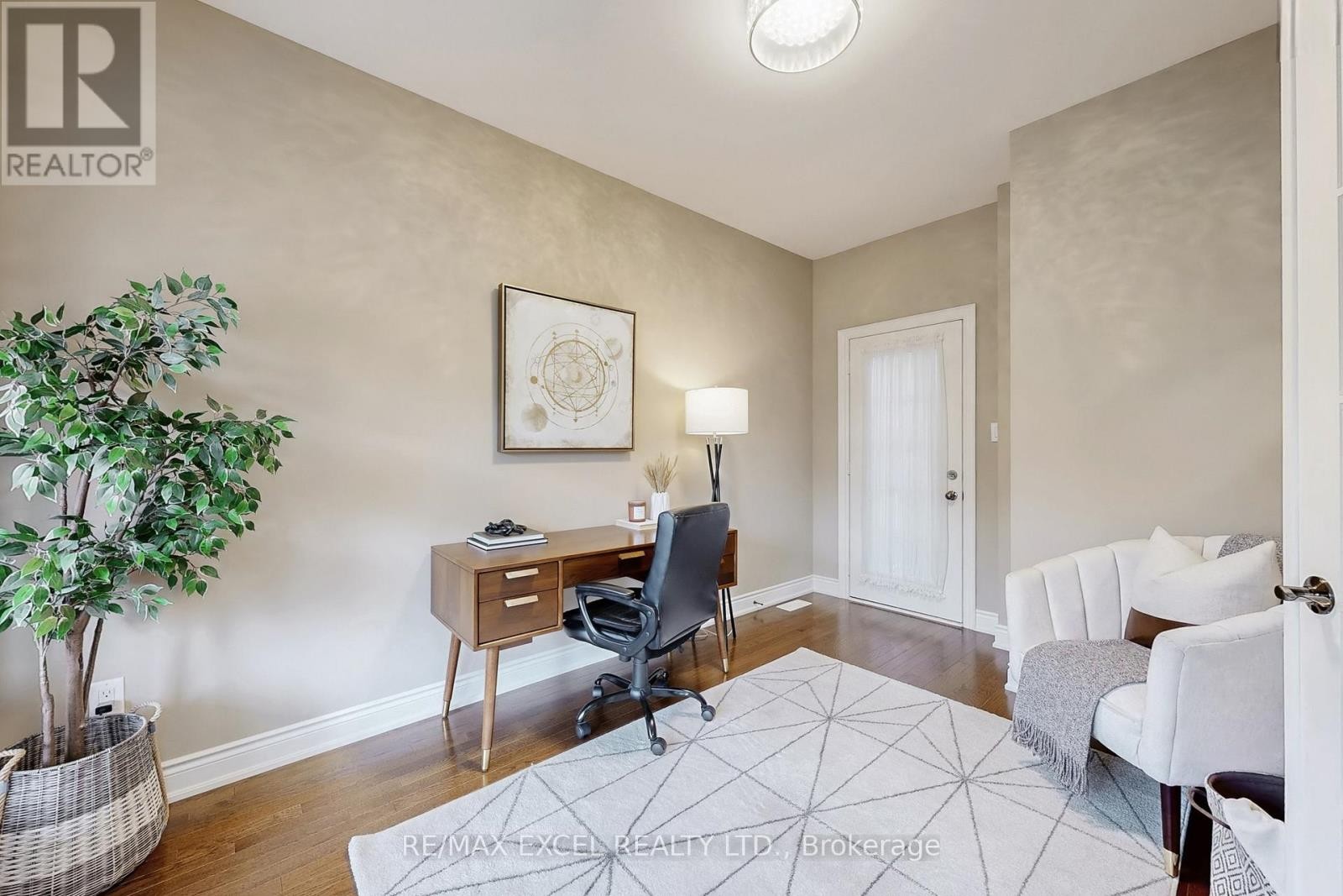 












160 ROY HARPER AVENUE

,
Aurora,




Ontario
L4G0V6

