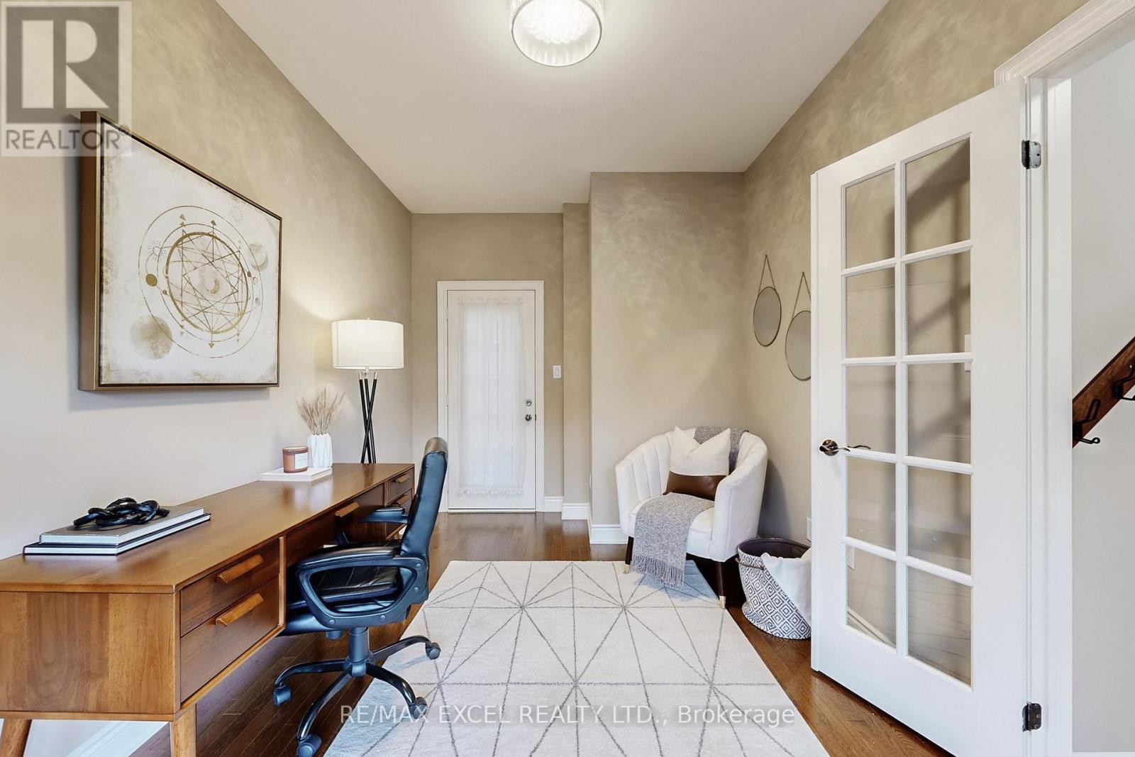 












160 ROY HARPER AVENUE

,
Aurora,




Ontario
L4G0V6

